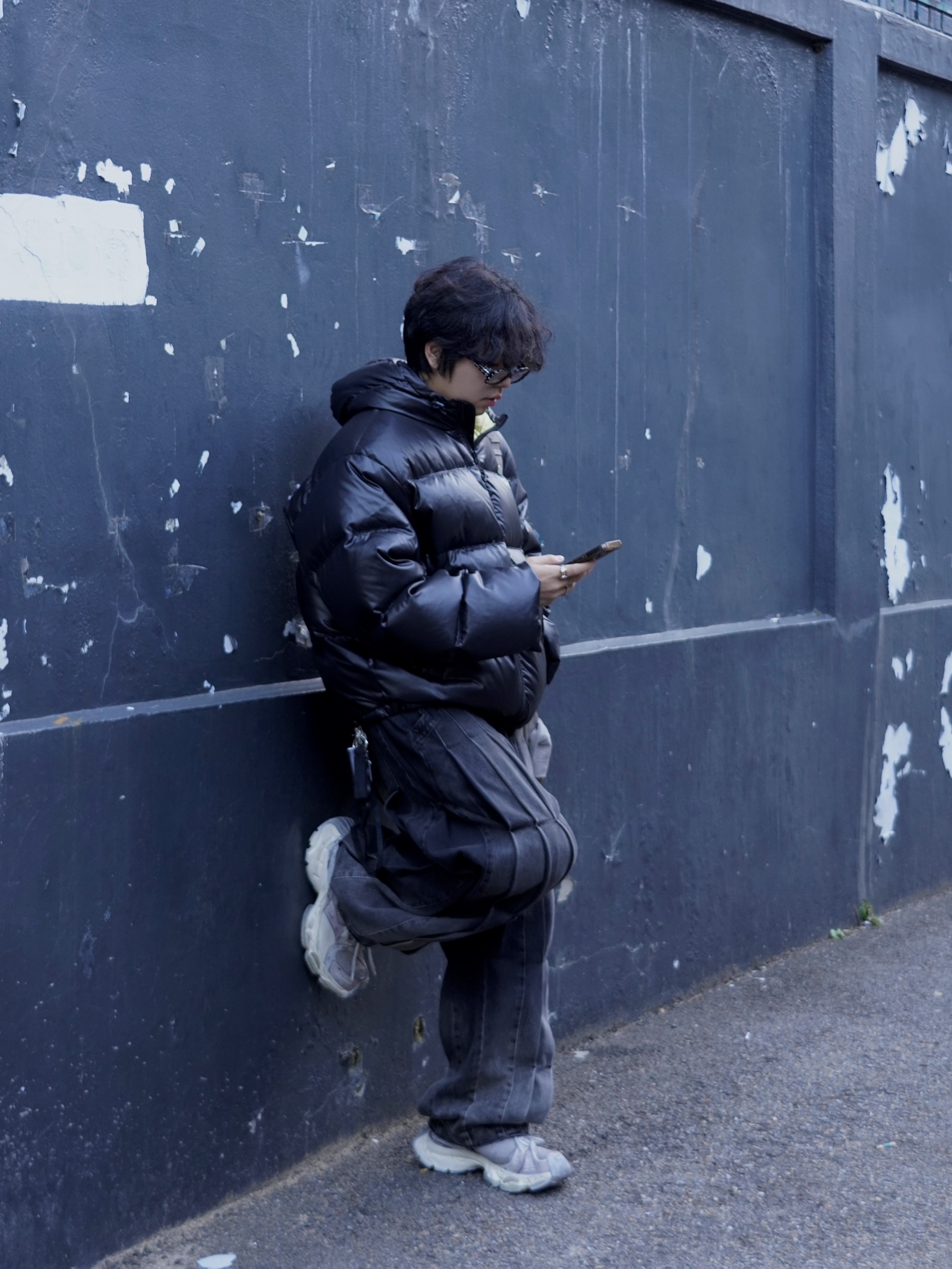 TONY HAWK Balboa Ripstop Hooded Down Short Puffer Black, Balenciaga Stapler Sneaker Beige Grey 착용 스타일 - 8