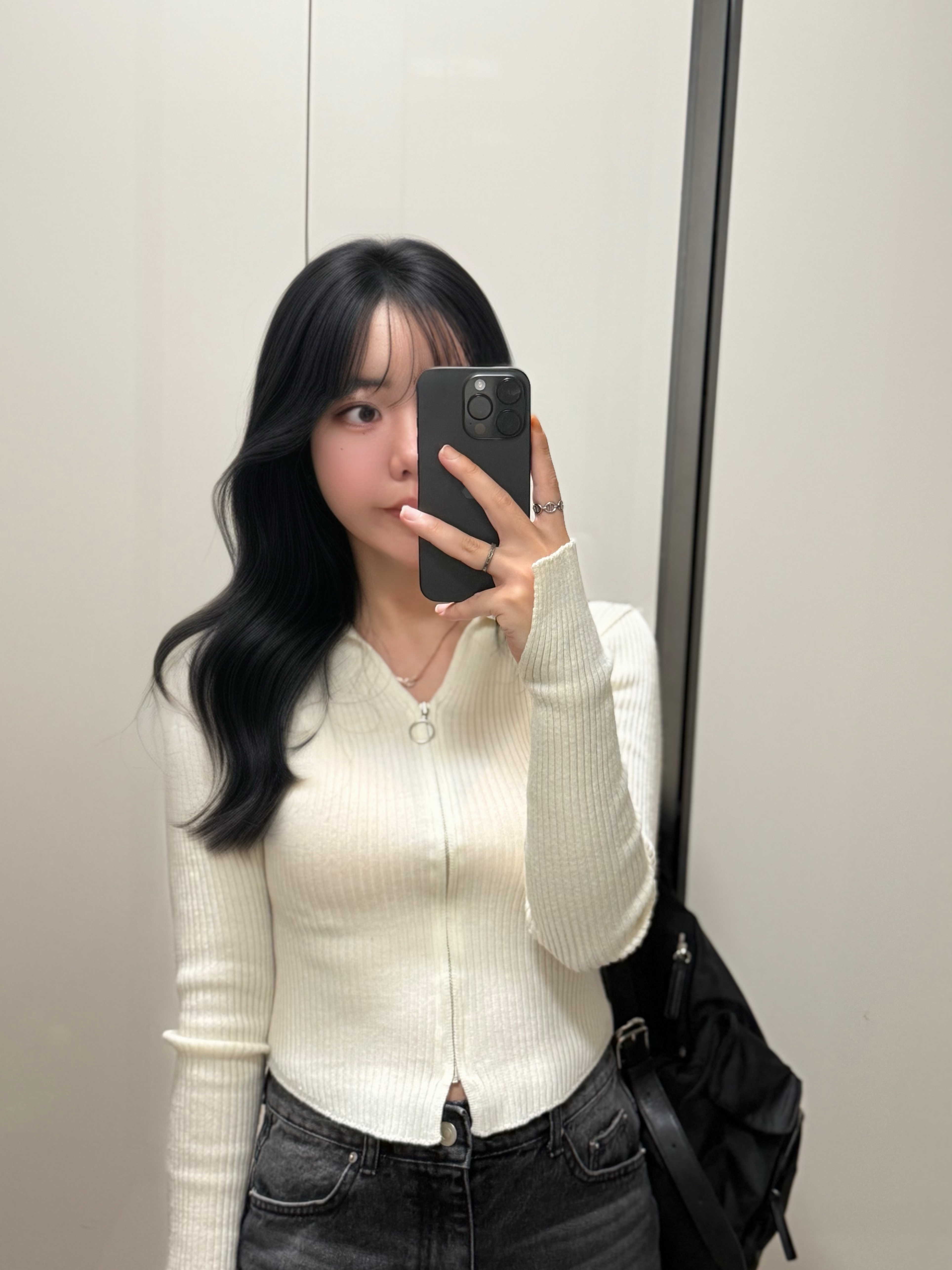 (W) Mischief Knitted Long Sleeve Shirt White 착용 스타일 - 3