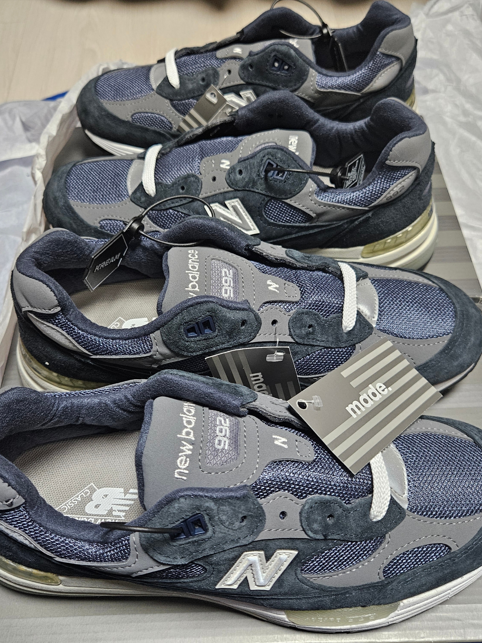 New Balance 992 Made in USA Navy 착용 스타일