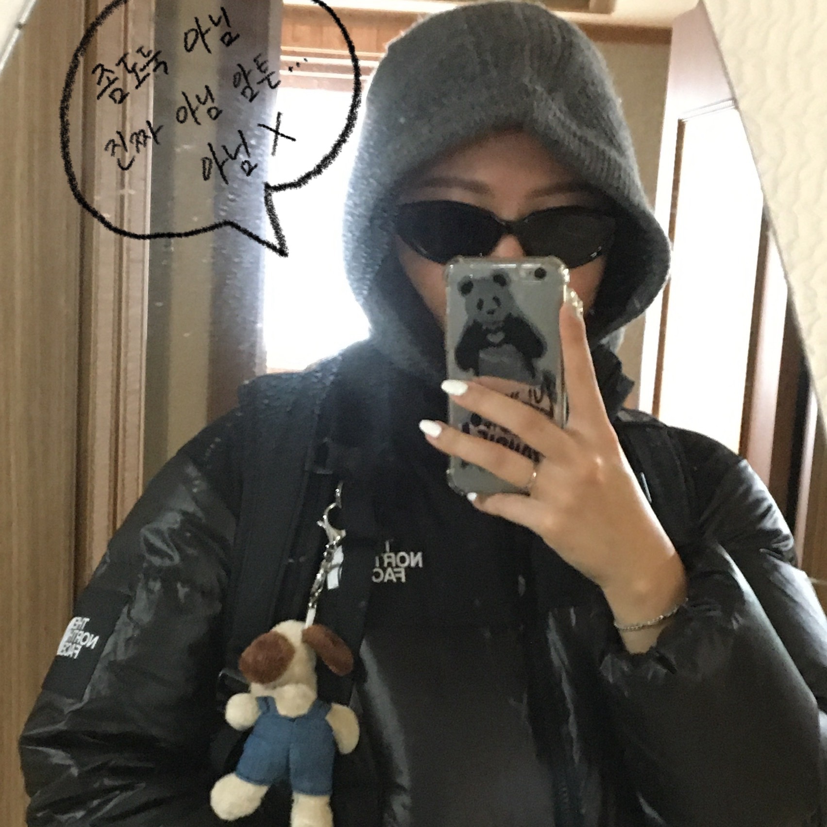 (W) The North Face White Label Novelty Nuptse Down Jacket Black, Gentle Monster x Jennie Jentle Salon Fish Tail 01 Black Gray 착용 스타일 - 1