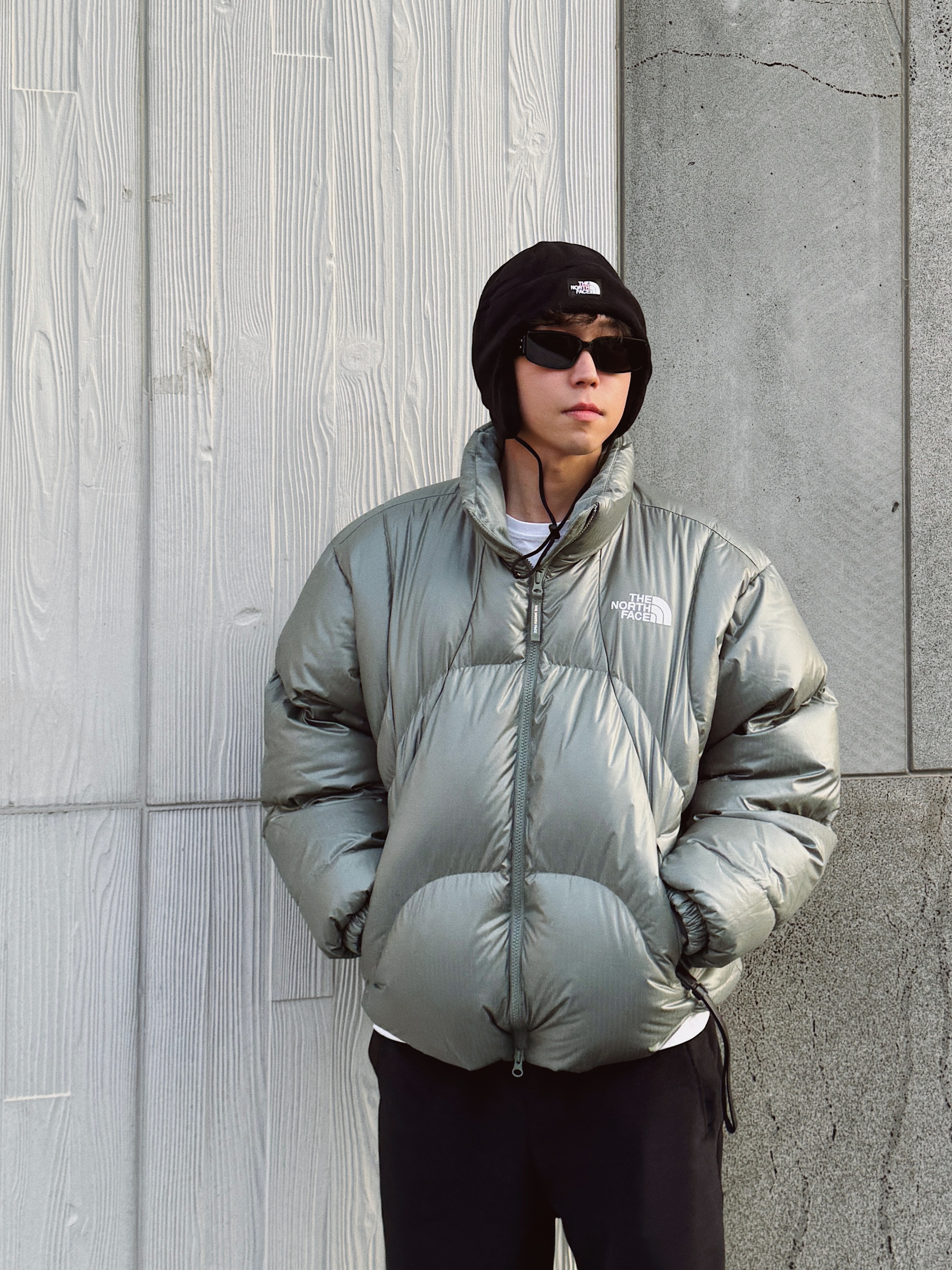 The North Face Fleece Earmuff Beanie Black, The North Face White Label Wave RDS Down Jacket Khaki 착용 스타일 - 3