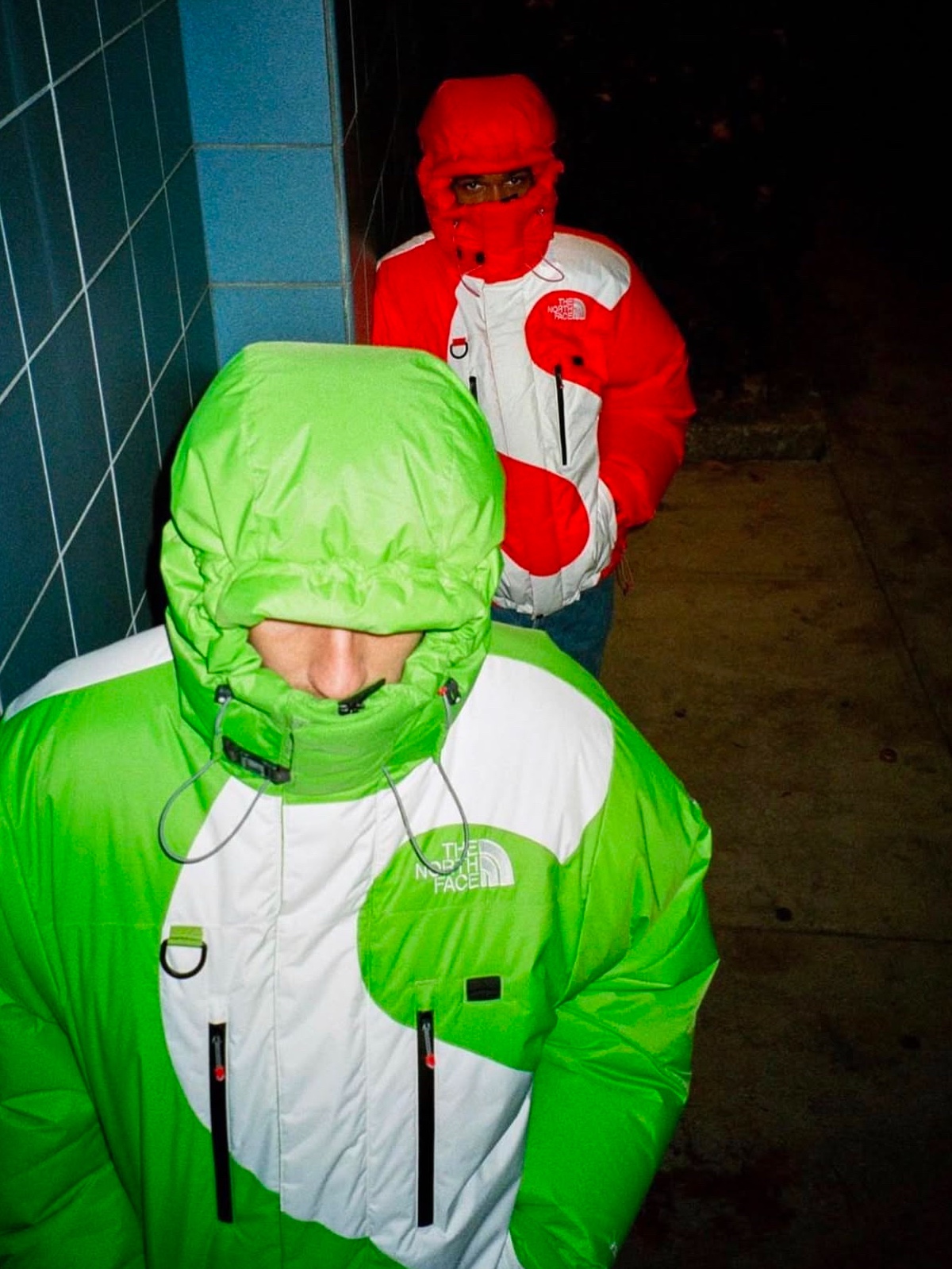 Supreme x The North Face S Logo Summit Series Himalayan Parka Red - 20FW 착용 스타일 - 2