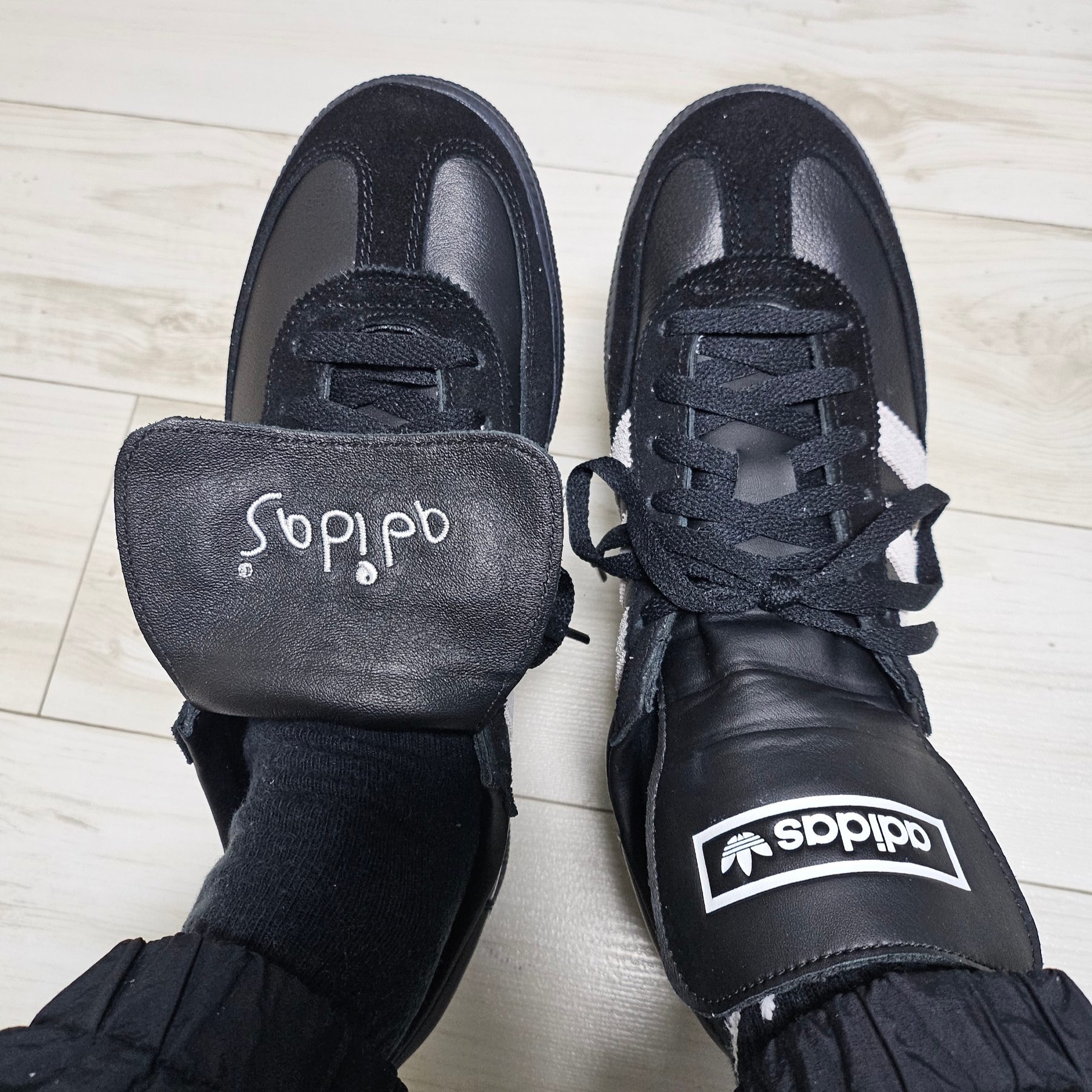 Adidas Spezial Handball Core Black Cloud White 착용 스타일 - 2