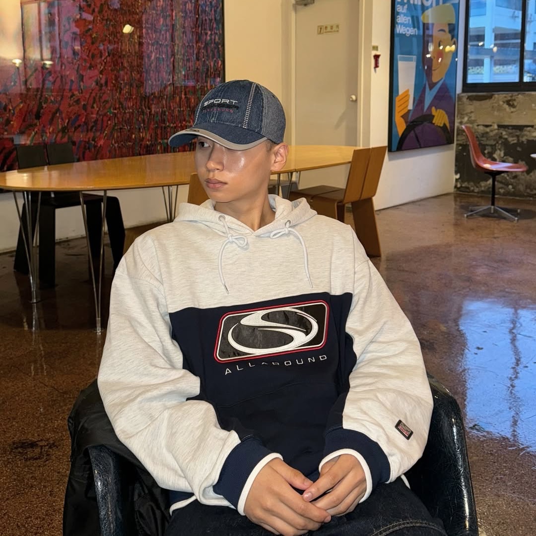 SPORT CHAMBER SC Big Flash Hoodie T-Shirt Navy, SPORT CHAMBER SC Track Denim Ball Cap Blue 착용 스타일