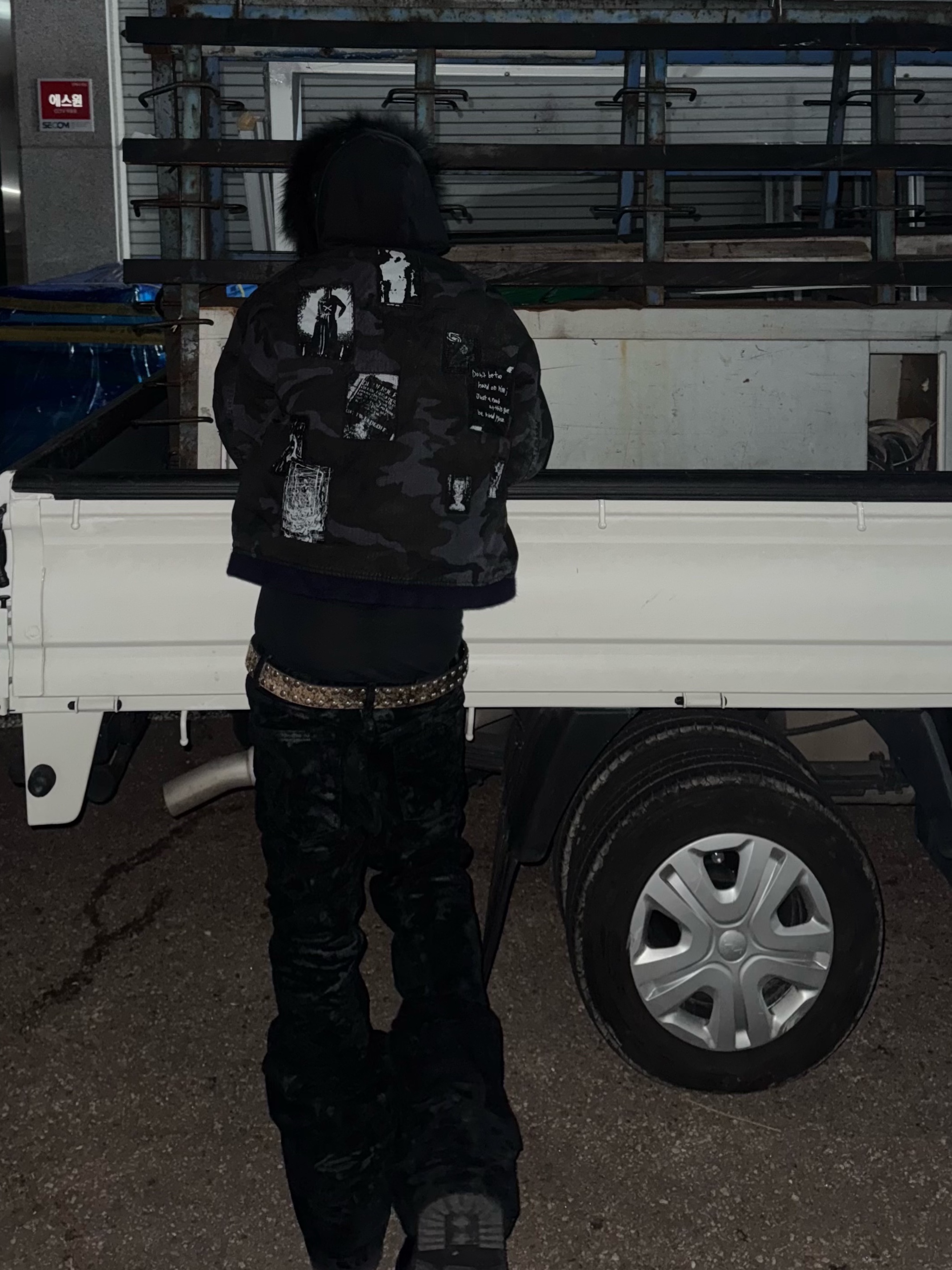 Undermycar Glacial Velvetin Flared Jeans Black - 24FW, Balenciaga Skiwear Alaska Nylon Low Boot Black 착용 스타일 - 6
