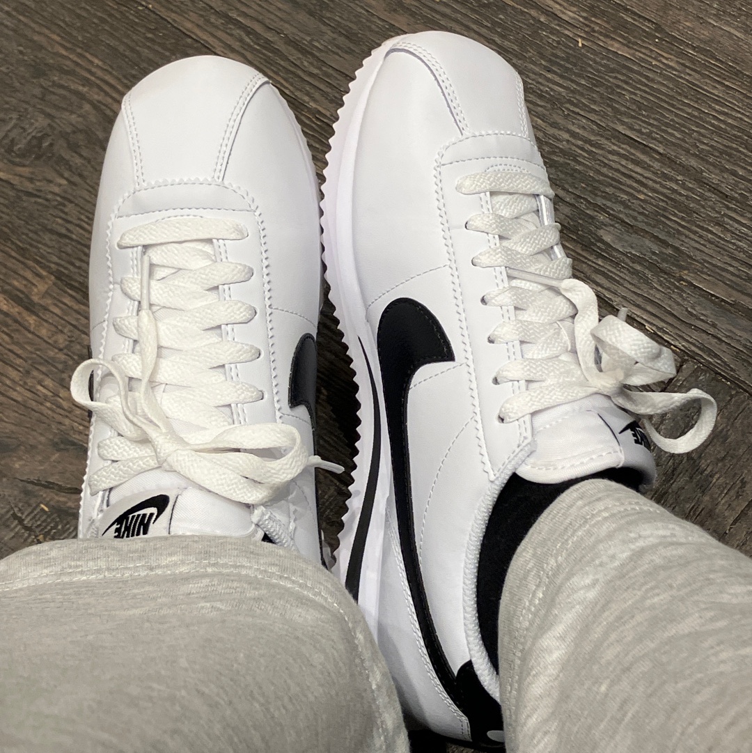 (W) Nike Cortez Leather White Black 착용 스타일