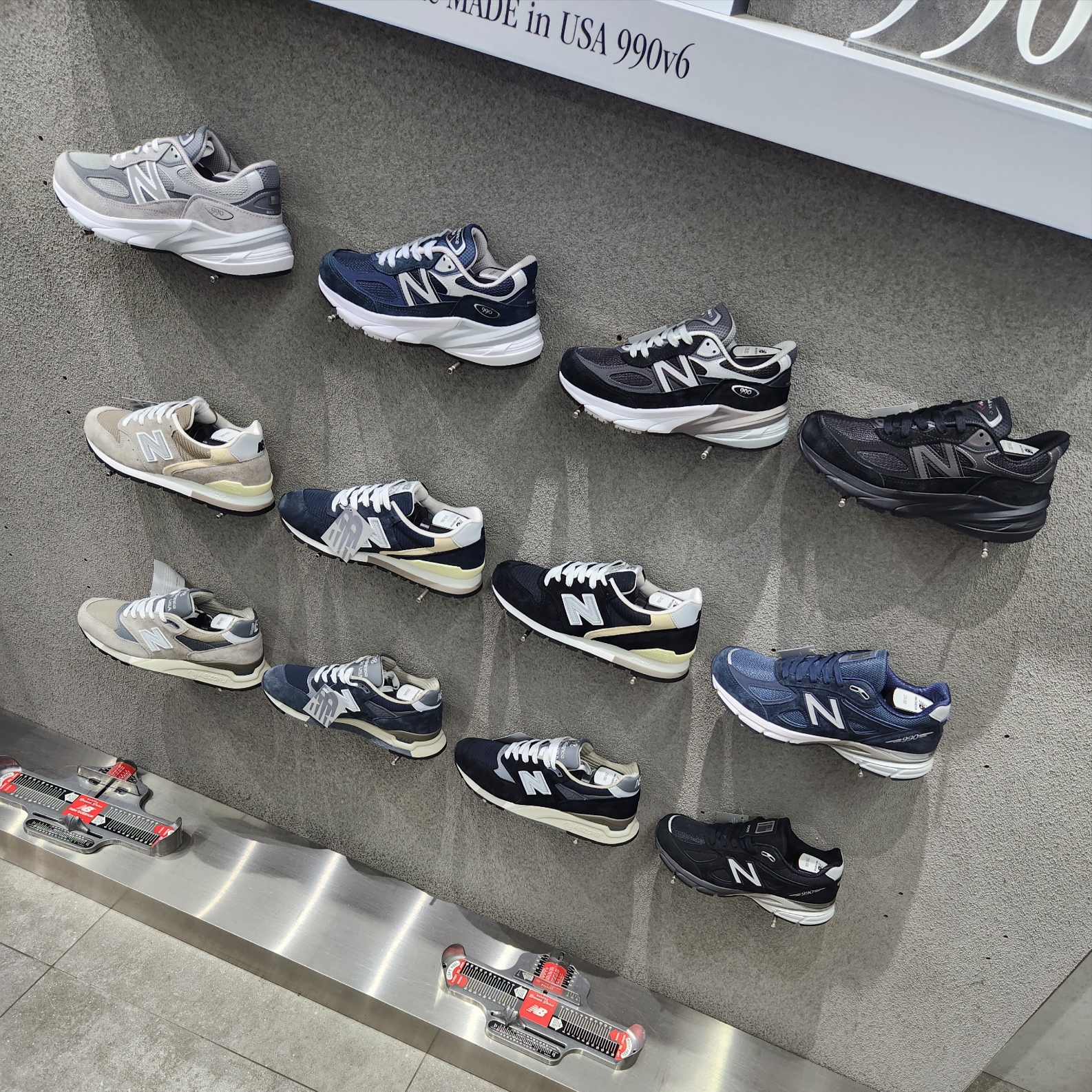 New Balance 990v6 Made in USA Grey - D Standard, New Balance 990v6 Made in USA Triple Black - D Standard 착용 스타일