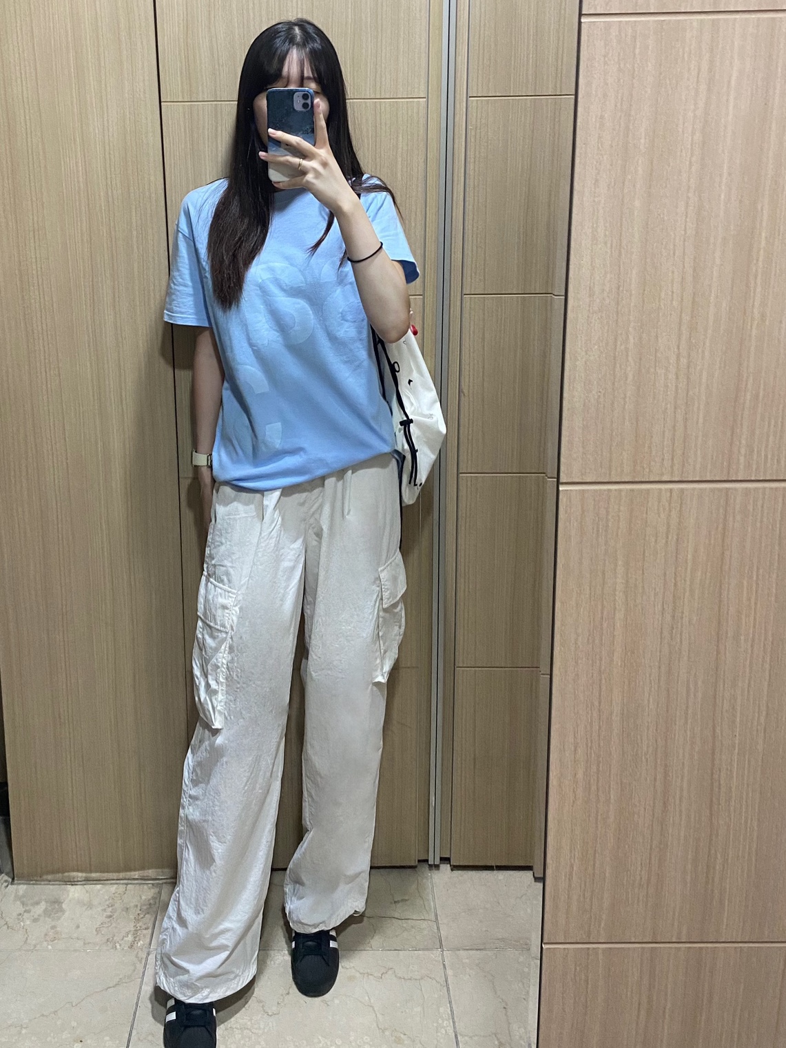 (J) Adidas Superstar Black White, [예약 배송][KREAM 단독] Safarispot Basic Safari T-Shirt Sky 착용 스타일
