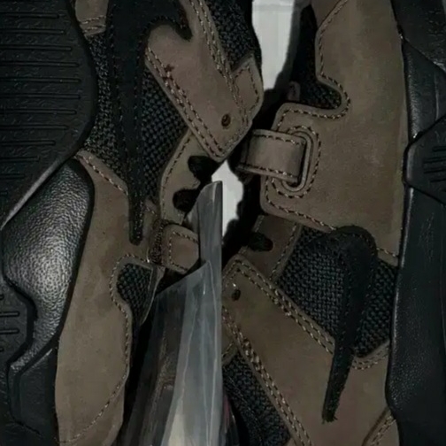 Jordan x Travis Scott Jumpman Jack TR Black and Dark Mocha 착용 스타일