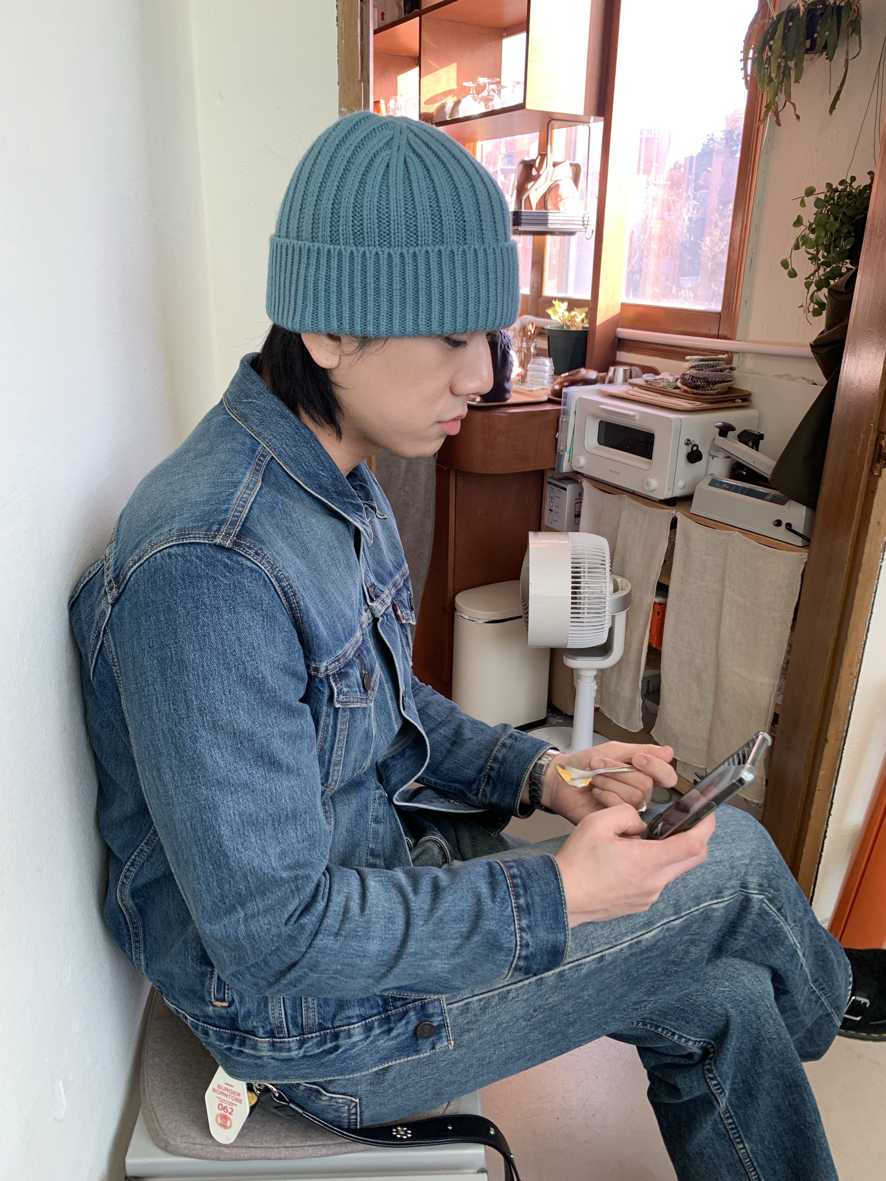 Uniqlo x Engineered Garments Pufftech Utility Jacket Brown, Dr. Martens Ramsey Monk Suede Black 착용 스타일 - 3