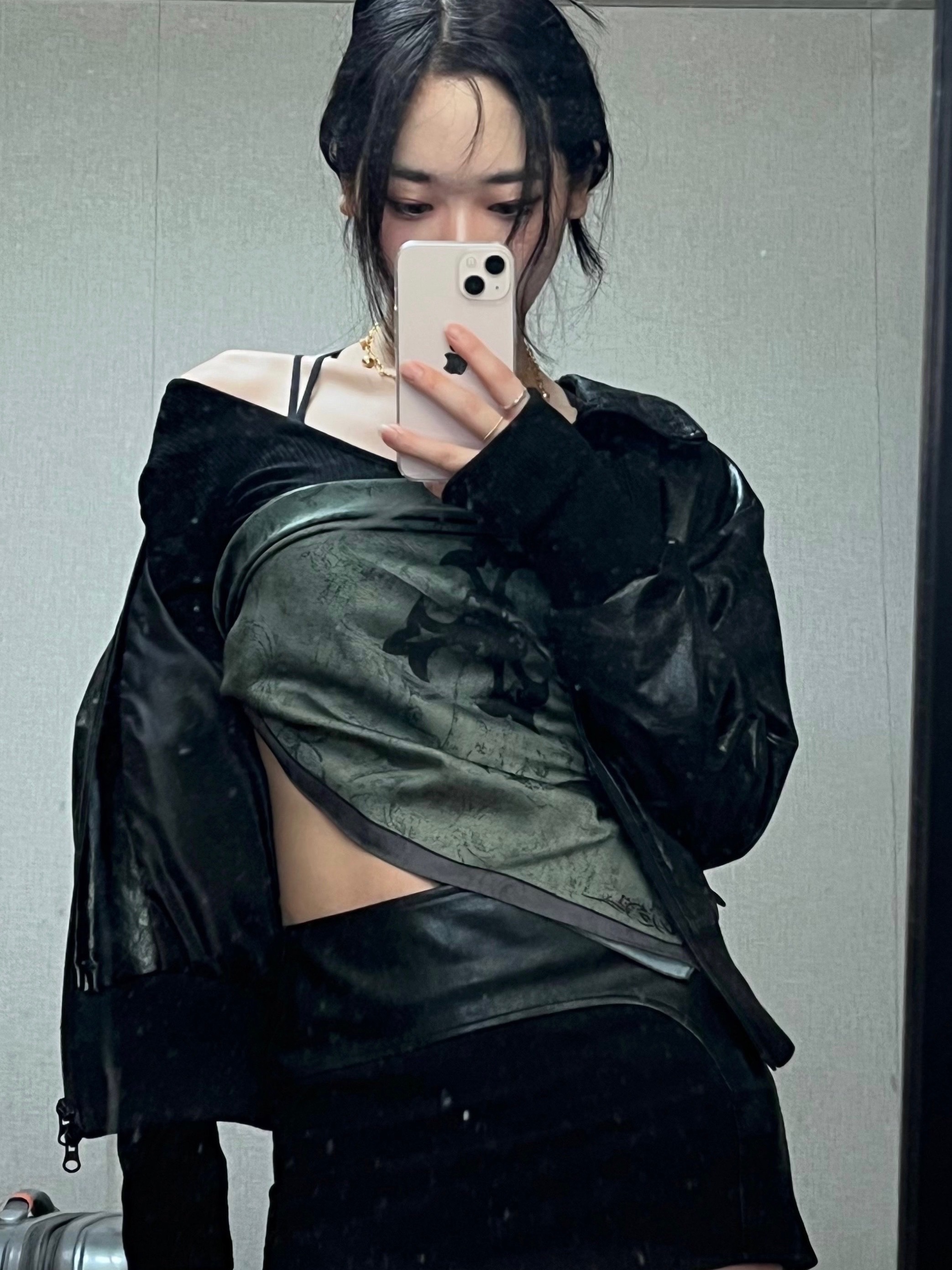 (W) Bohemian Seoul Rivet Point Banding Jumper Black 착용 스타일 - 2
