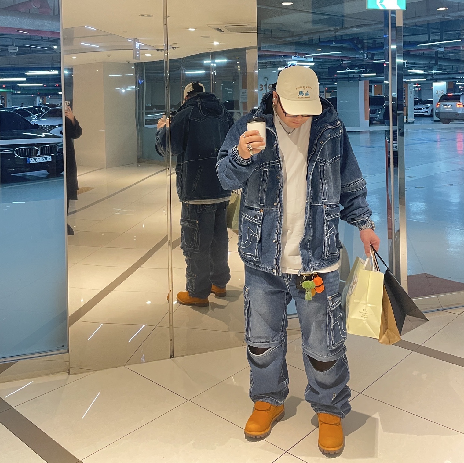 Timberland Premium 6 inch Waterproof Boot Yellow - Wide, True Religion x Fetch Denim Separate Parka Indigo 착용 스타일 - 1