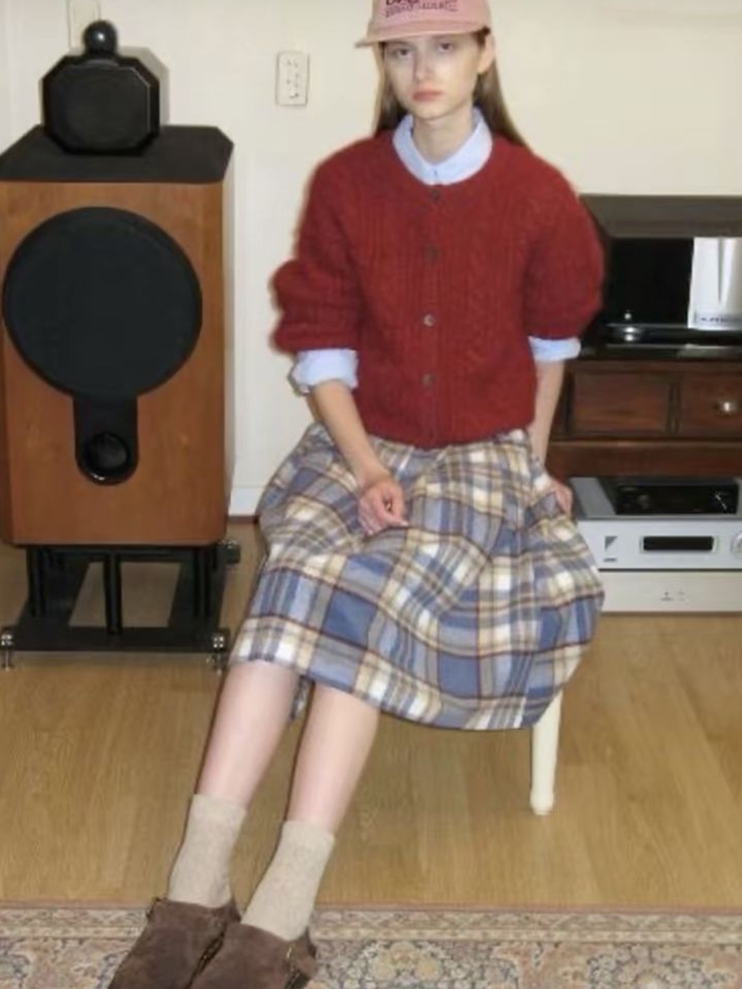 Greenbutter Women Butter Long Socks Red, (W) Play Comme des Garcons Red Heart Knit Cardigan Red 착용 스타일 - 5