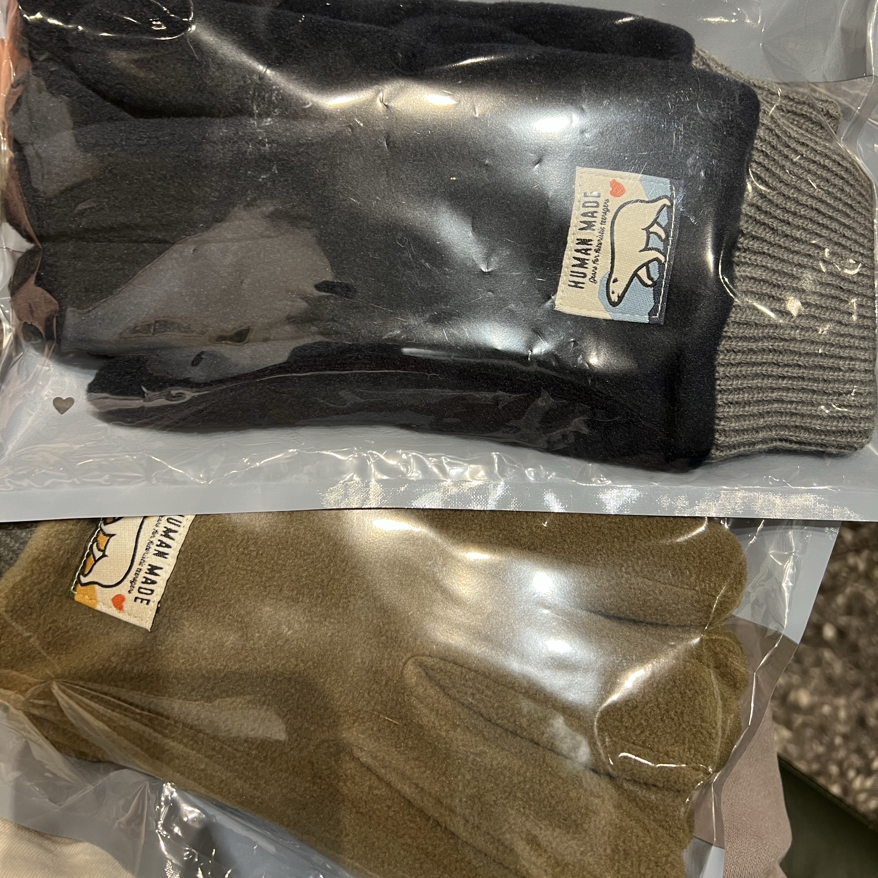 Human Made Fleece Gloves Navy, Human Made Fleece Gloves Olive Drab 착용 스타일