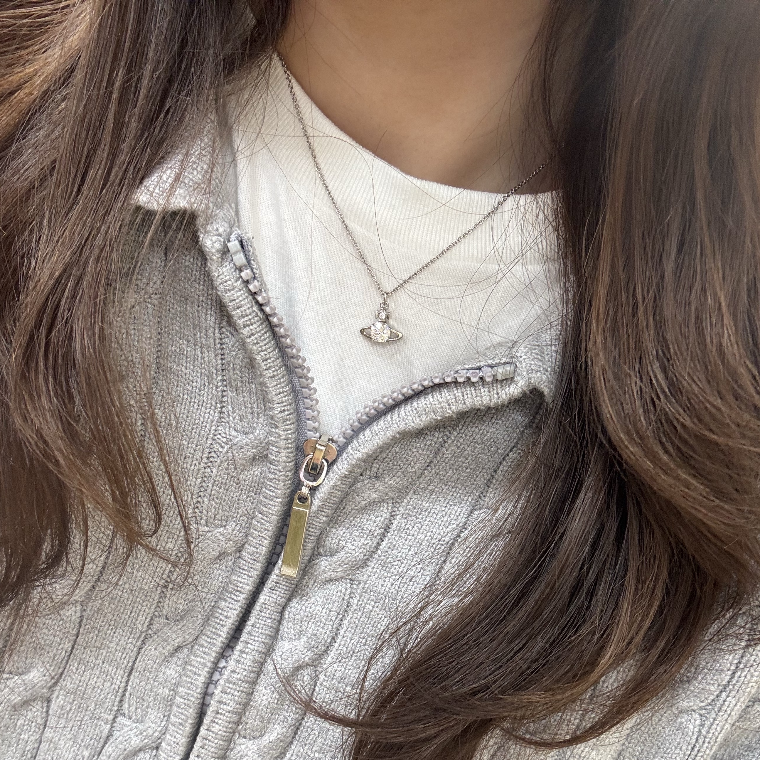 Vivienne Westwood Reina Pendant Silver 착용 스타일