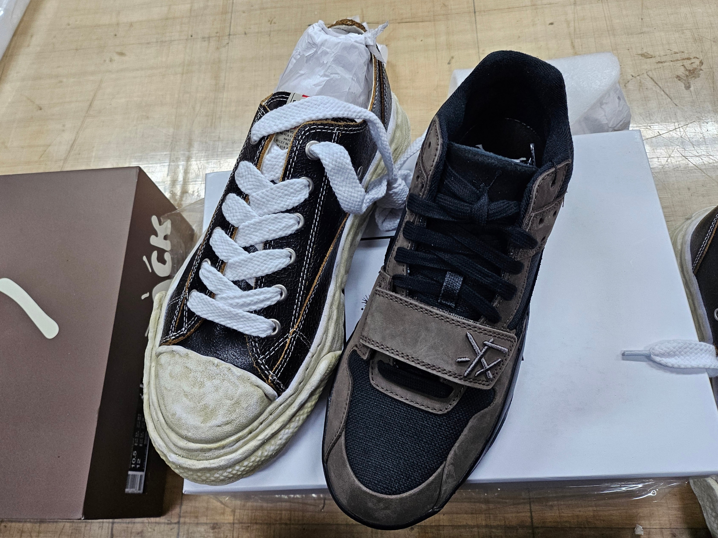 Jordan x Travis Scott Jumpman Jack TR Black and Dark Mocha 착용 스타일 - 6