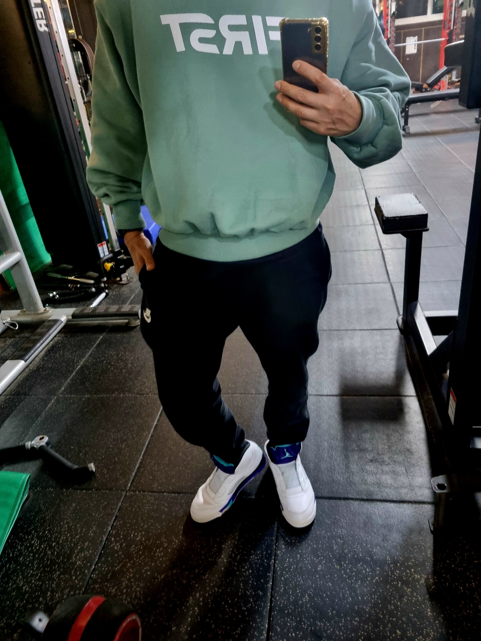 Jordan 5 Retro Grape Fresh Prince 착용 스타일 - 1