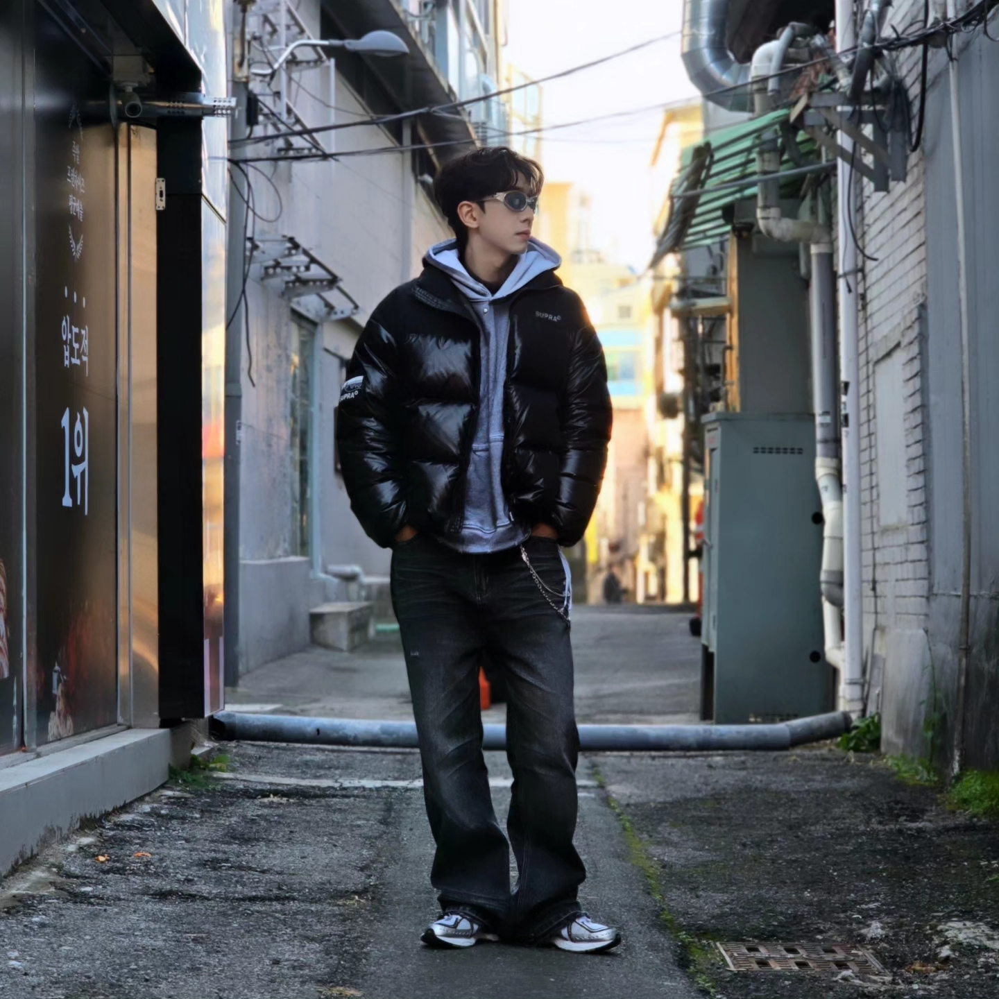 Flavorism Oversized Rivet Hoodie Dirty White, New Balance 1906R White Gold 착용 스타일 - 6