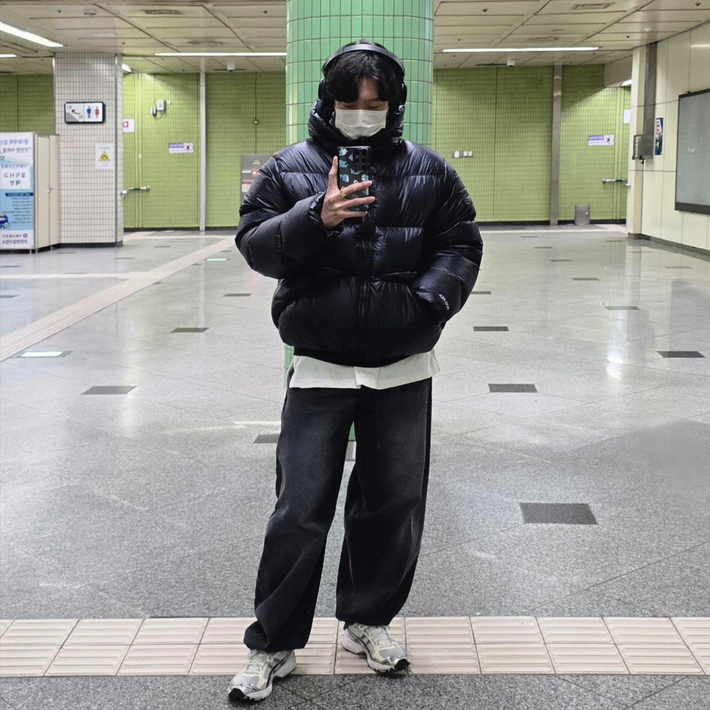 Stussy Down Parka Micro Ripstop Phantom Black, (W) Asics Gel-Kayano 14 White Midnight 착용 스타일