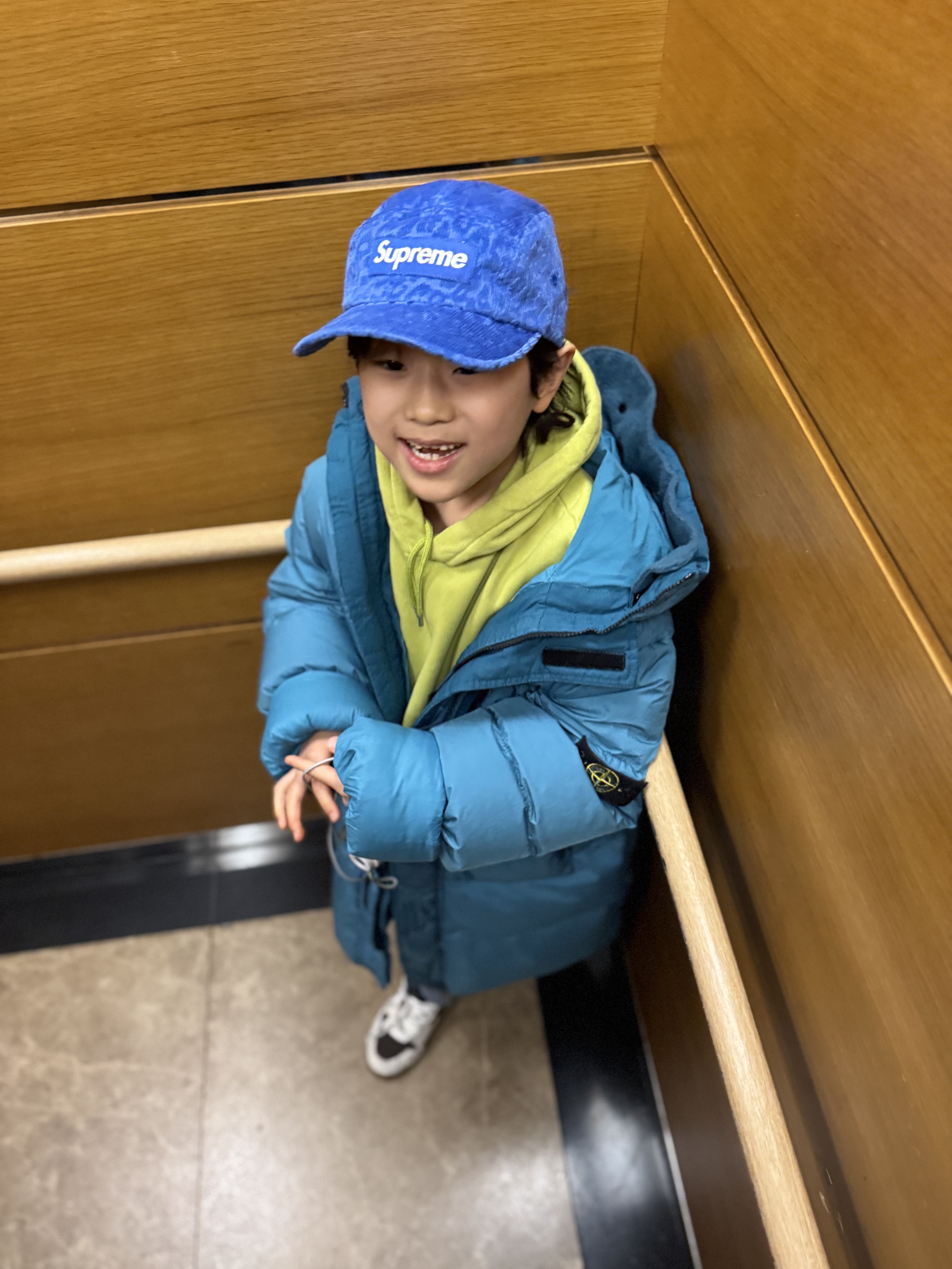 Supreme Leopard Corduroy Camp Cap Blue - 23FW, (PS) Jordan x Travis Scott Jumpman Jack TR Sail and Dark Mocha 착용 스타일 - 2