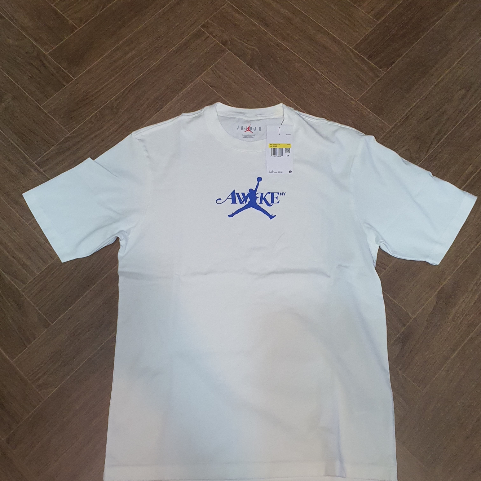 Jordan x Awake NY T-Shirts Sail (FV9913-133) 착용 스타일