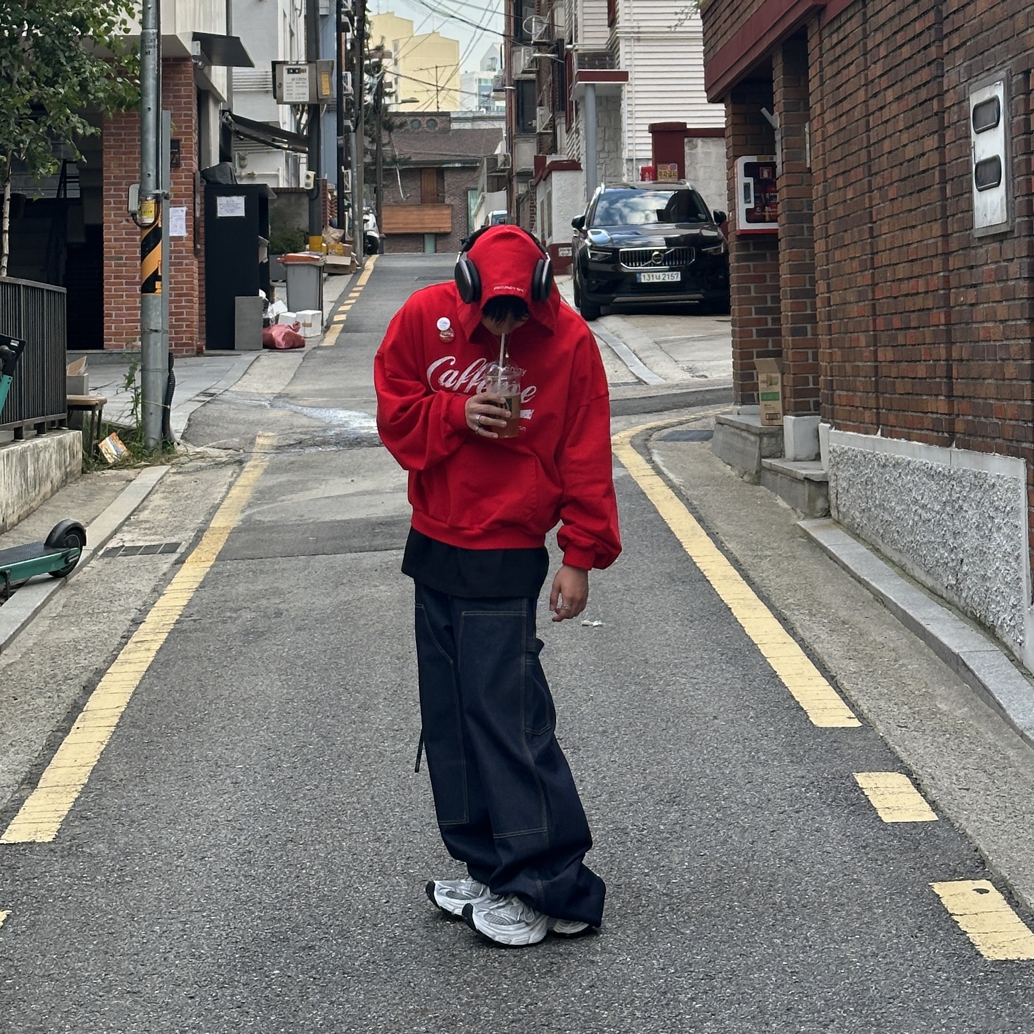 Balenciaga 10XL Sneakers White Grey Silver Black 착용 스타일 - 1