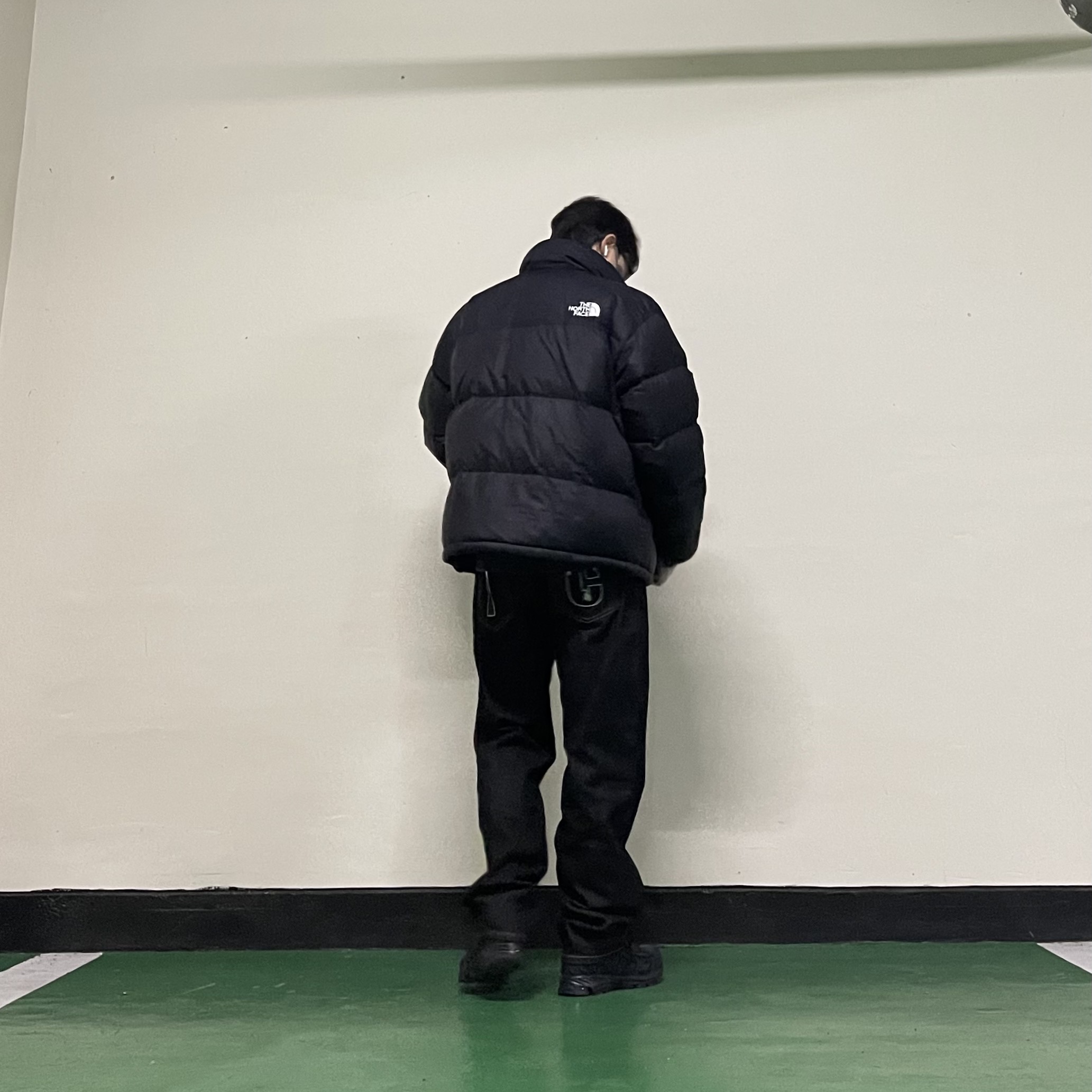 Adidas x Song for the Mute Shadowturf Core Black Night Grey, Kapital 2 Tone Big Fleece Sweatshirt Black Green 착용 스타일 - 4
