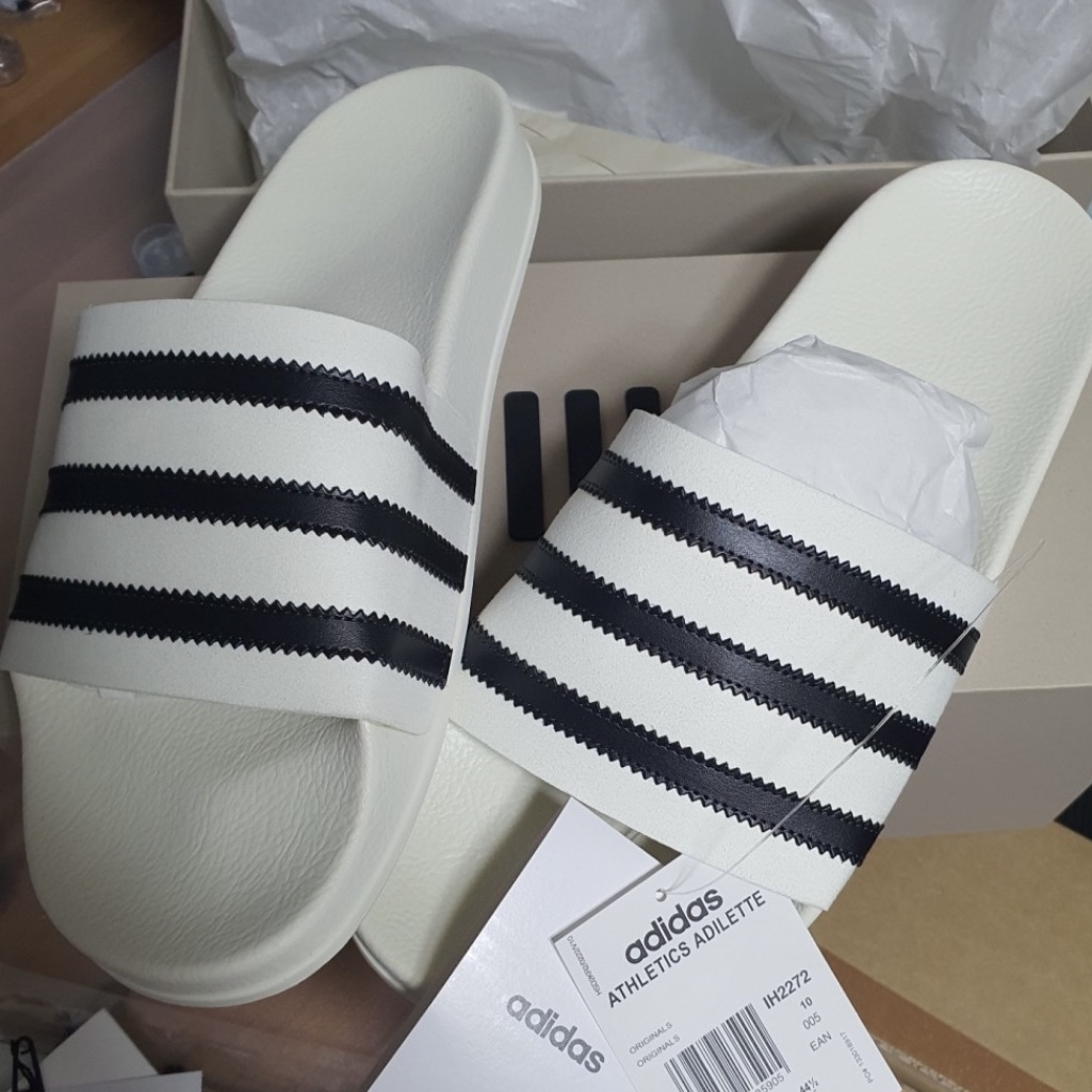 Adidas x Fear of God Athletics Adilette Slides Cream White 착용 스타일