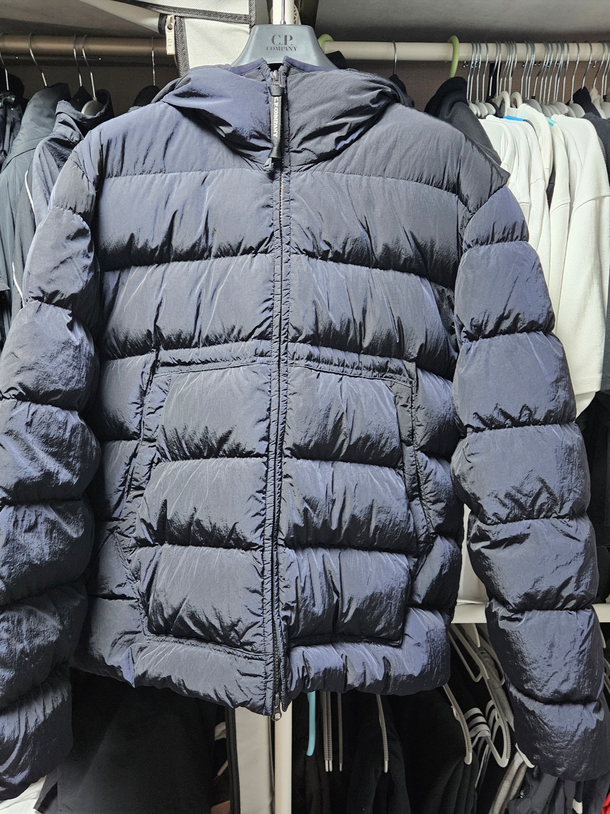 C.P. Company Chrome-R Goggle Down Jacket Total Eclipse Blue - 24FW, Nike ACG Polartec Wolf Tree Pants Anthracite Black - Asia 착용 스타일 - 2