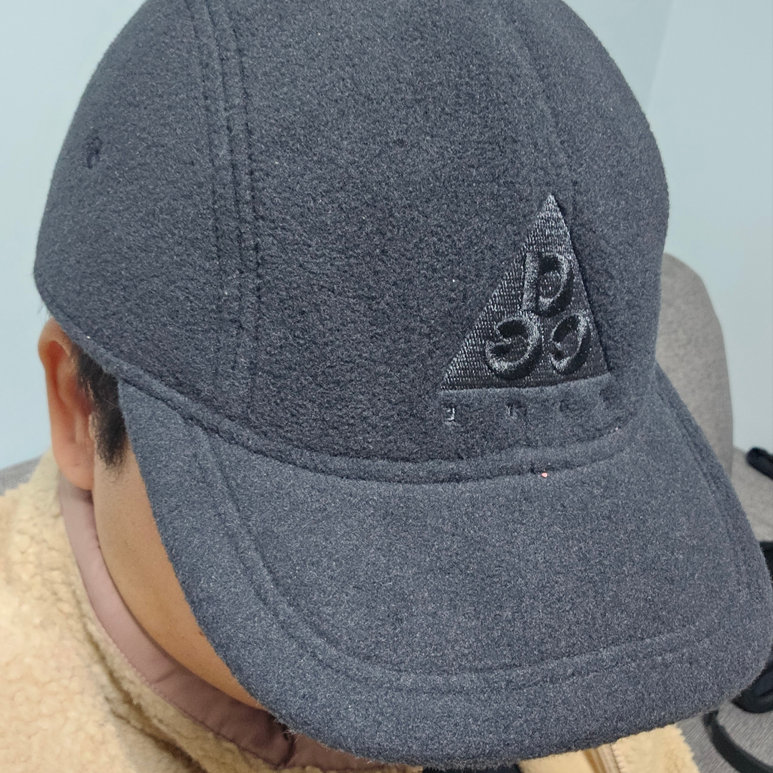 Nike ACG AW84 Fleece Cap Black 착용 스타일