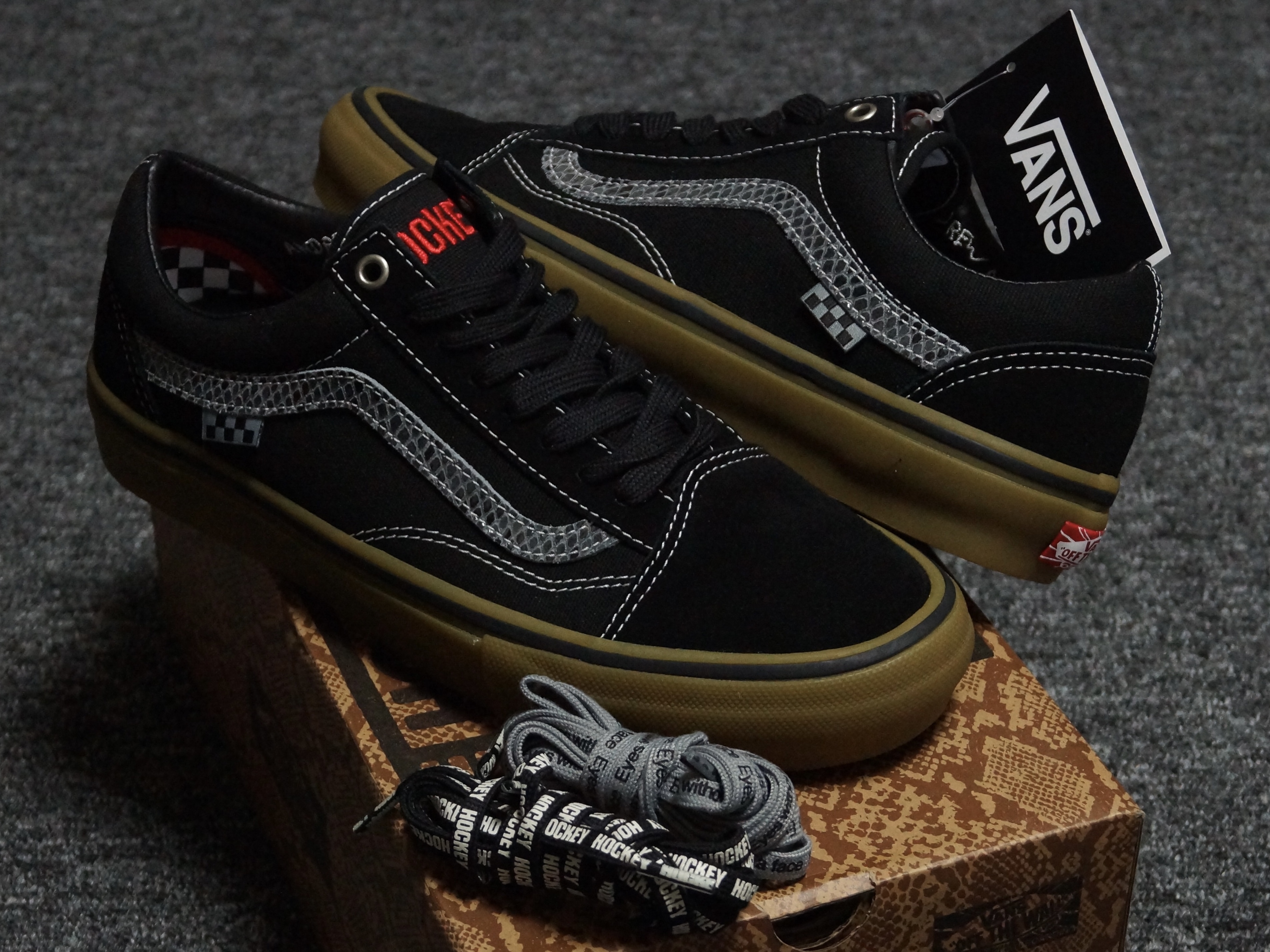 Vans x Hocky Skate Old Skool Black Snake 착용 스타일