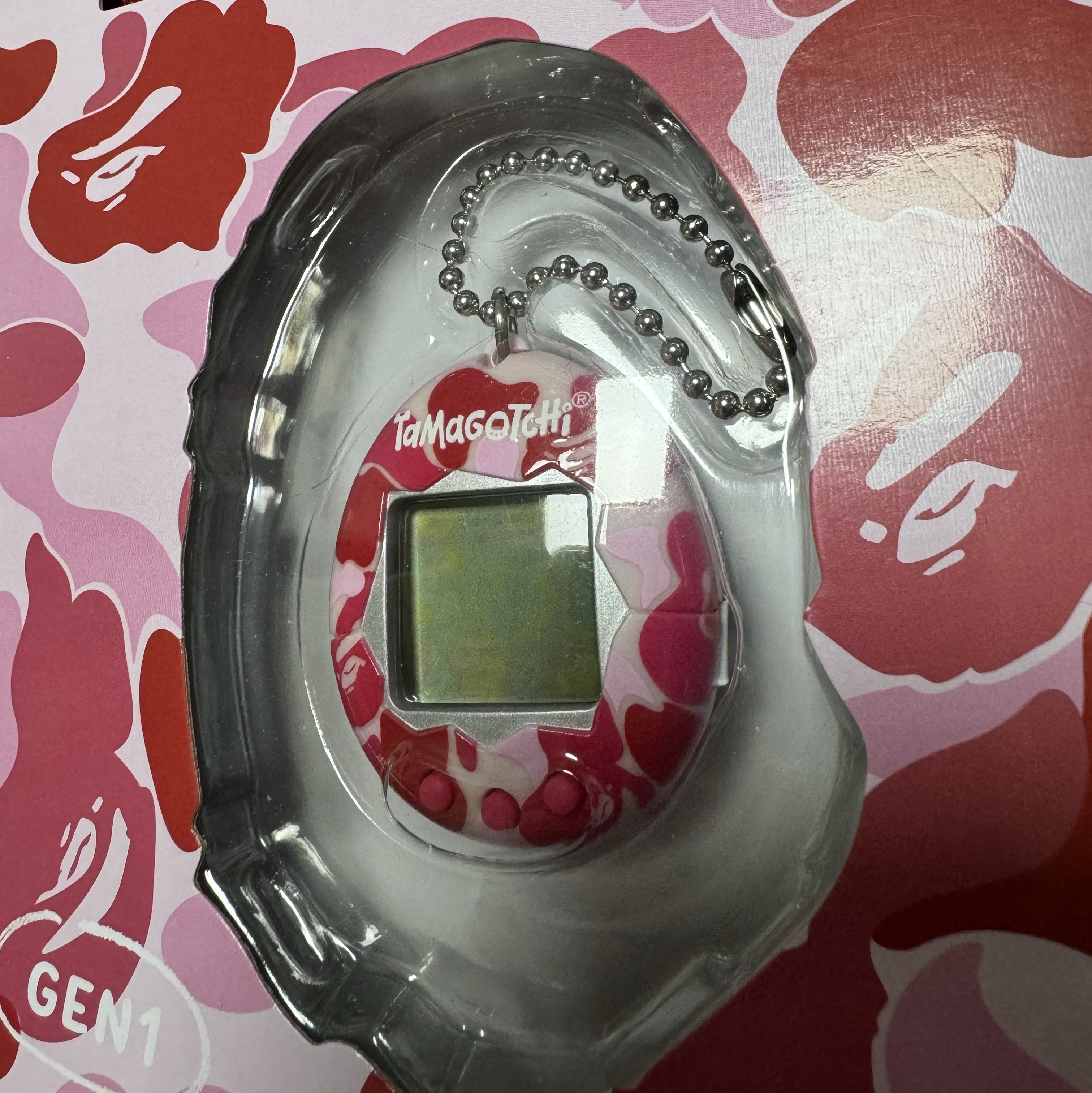 Bape x Tamagotchi ABC Camo Original Tamagotchi Pink 착용 스타일