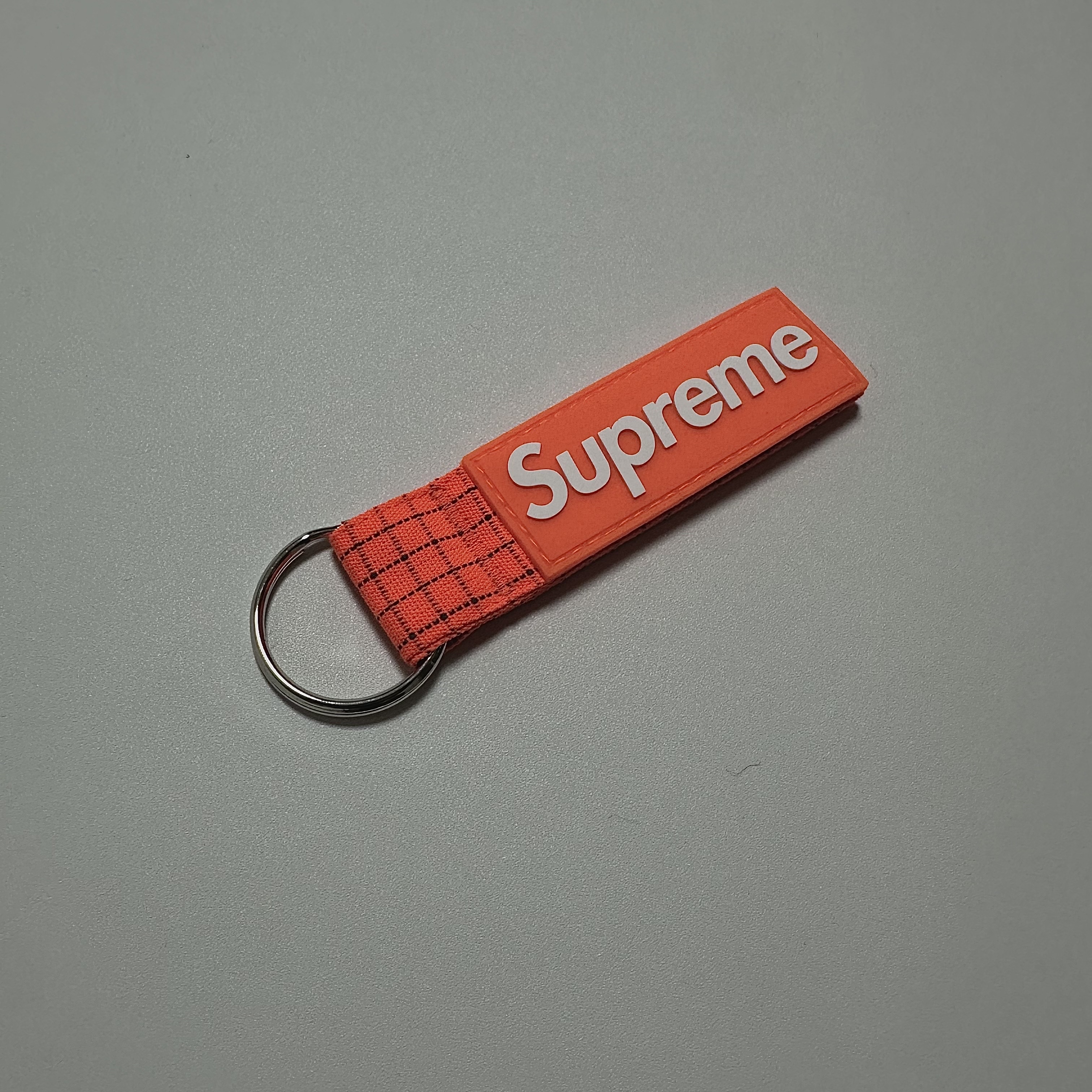 Montbell Pocketable Light Shoulder Bag Small Black, Supreme Ripstop Keychain Orange - 24SS 착용 스타일 - 2