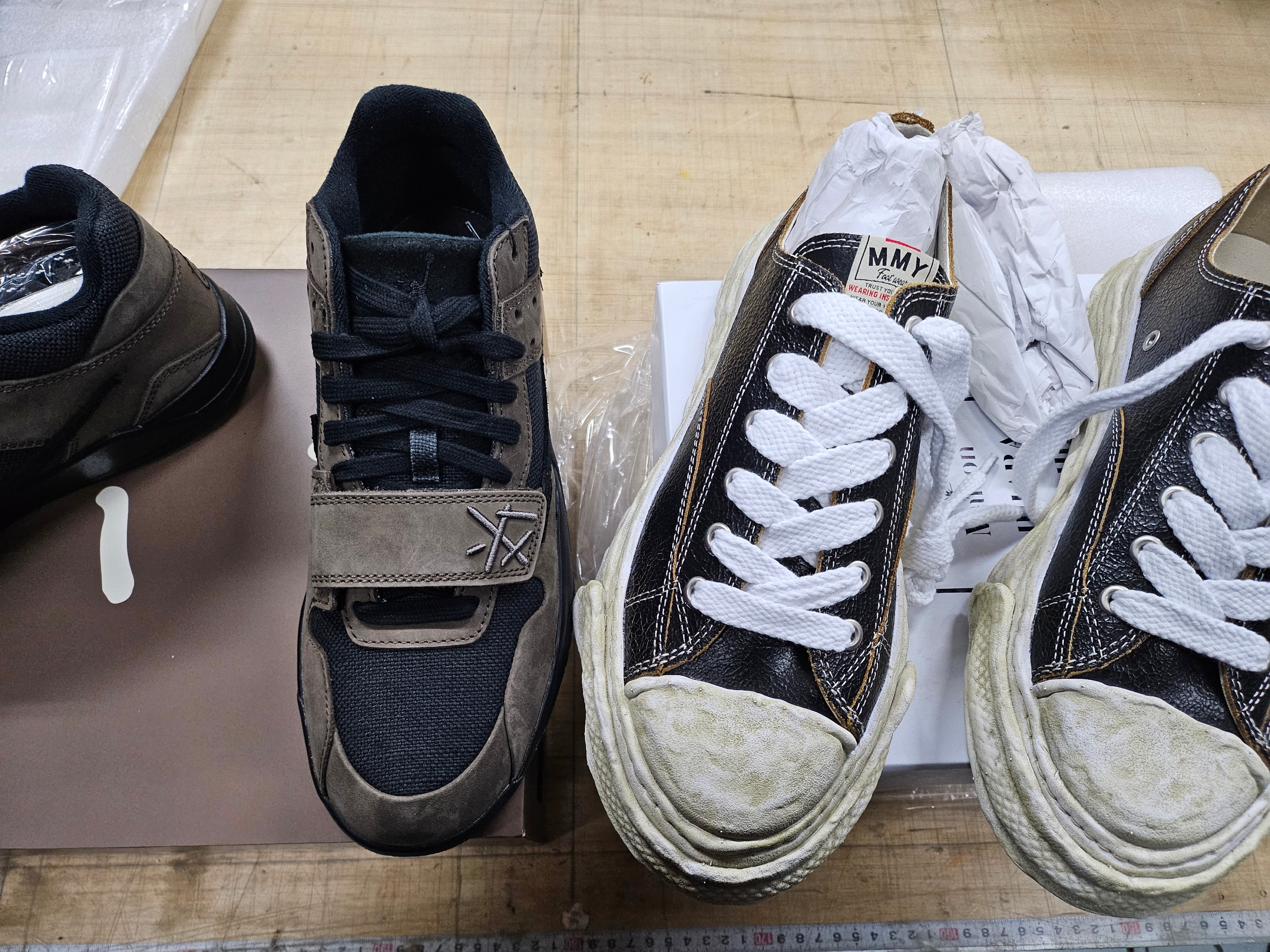 Jordan x Travis Scott Jumpman Jack TR Black and Dark Mocha 착용 스타일 - 4