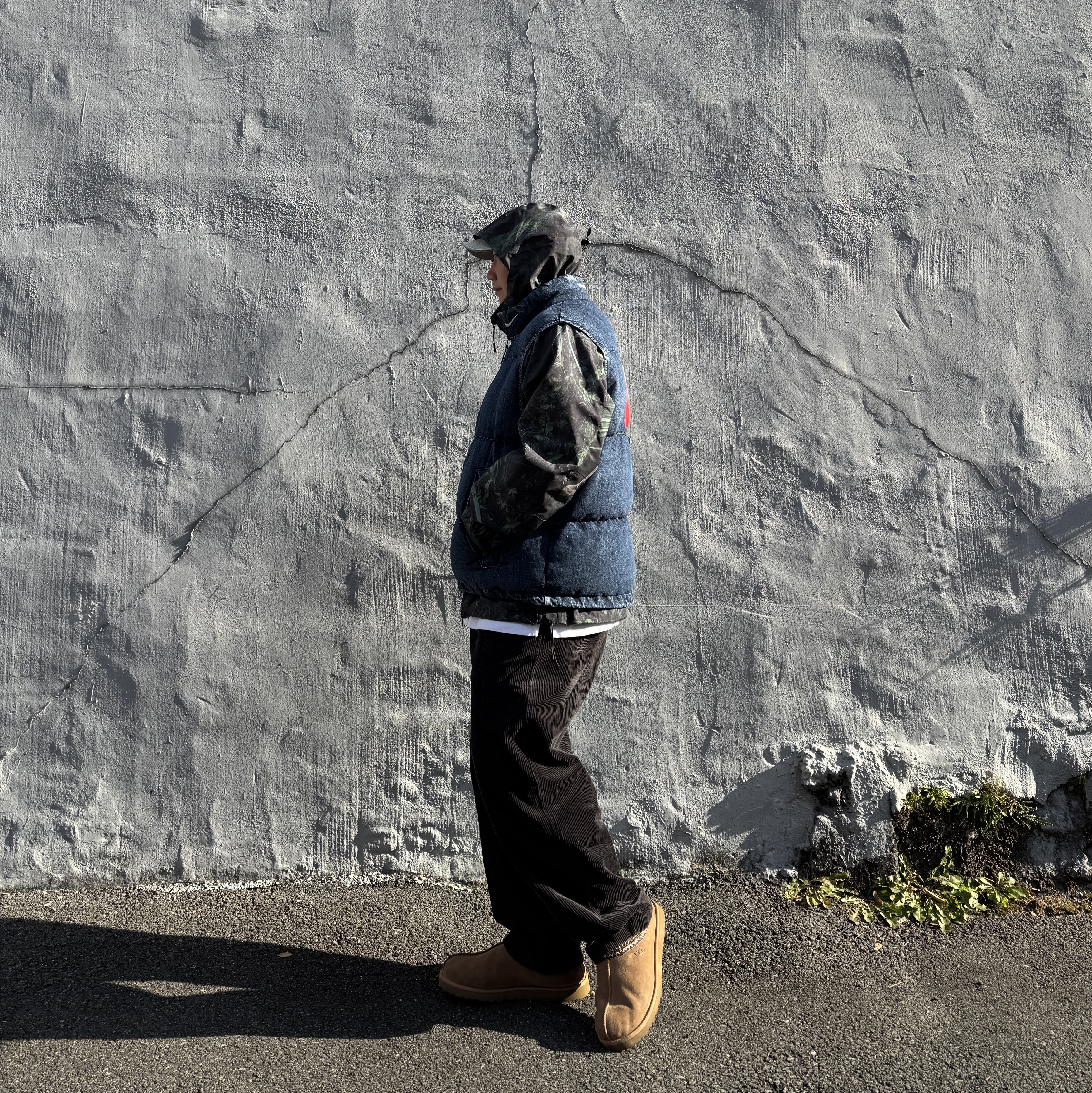 Supreme x Nike Denim Puffer Vest Indigo - 24SS 착용 스타일 - 3