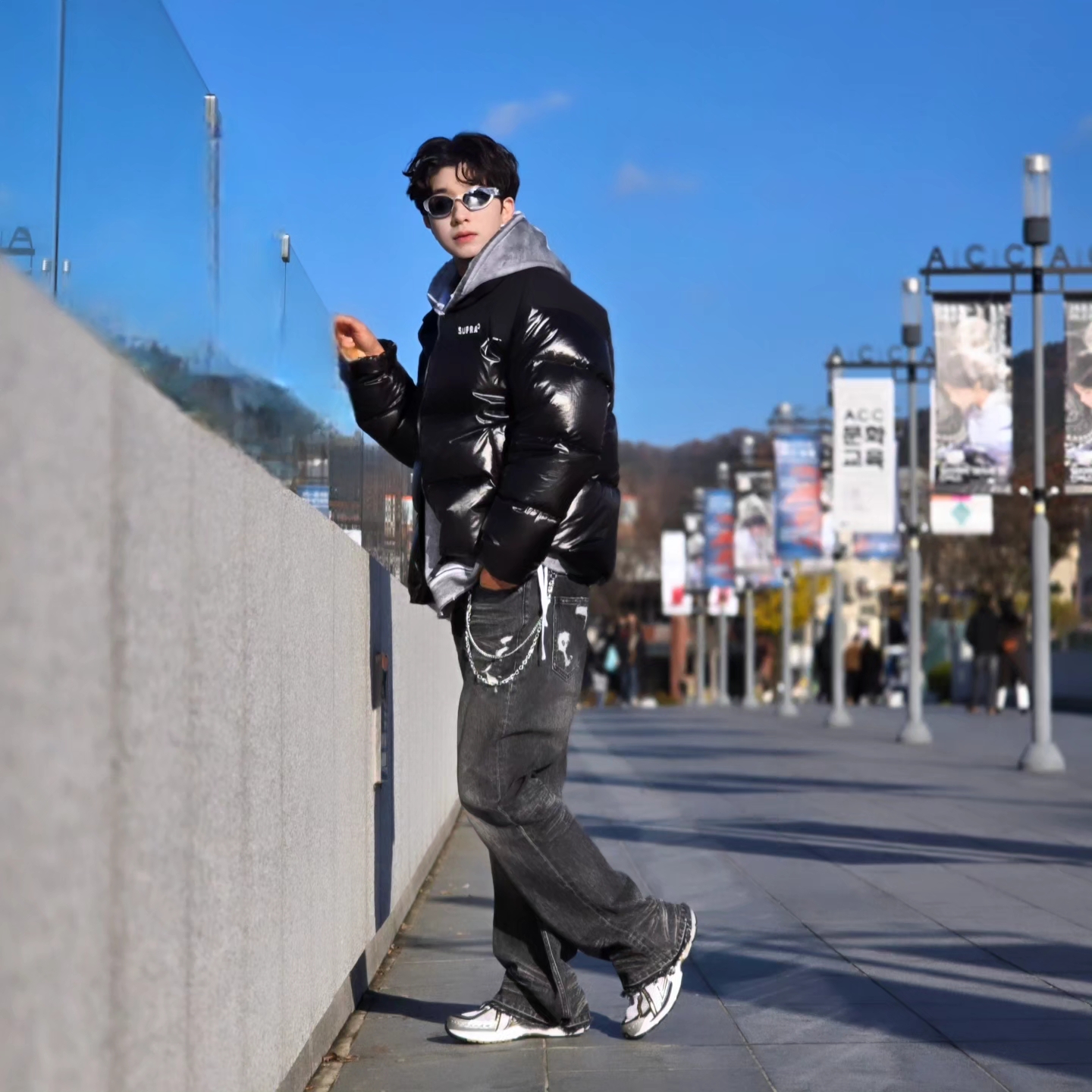 Flavorism Oversized Rivet Hoodie Dirty White, New Balance 1906R White Gold 착용 스타일 - 1