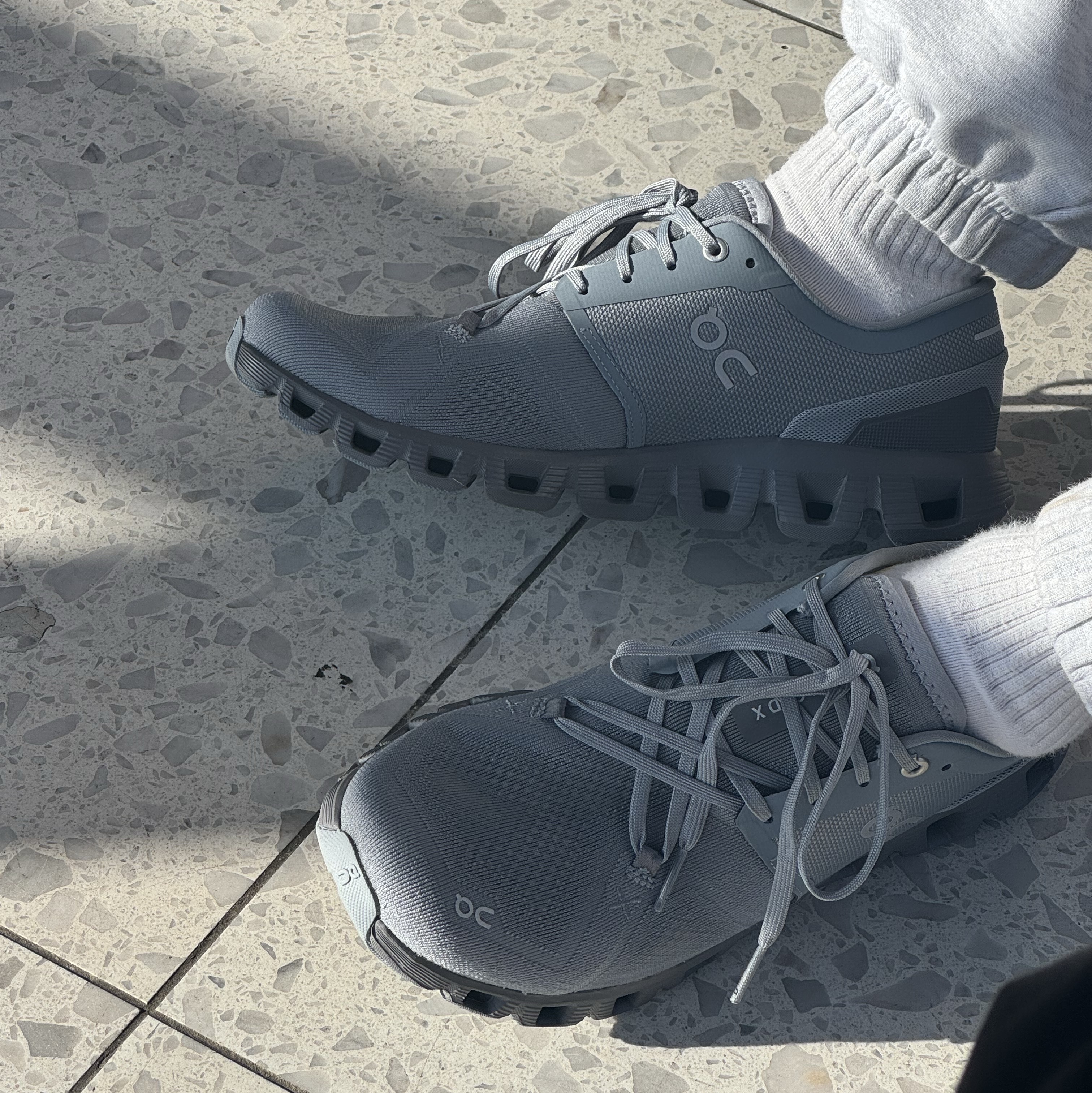 On Running Cloud X 3 Mist Rock 착용 스타일