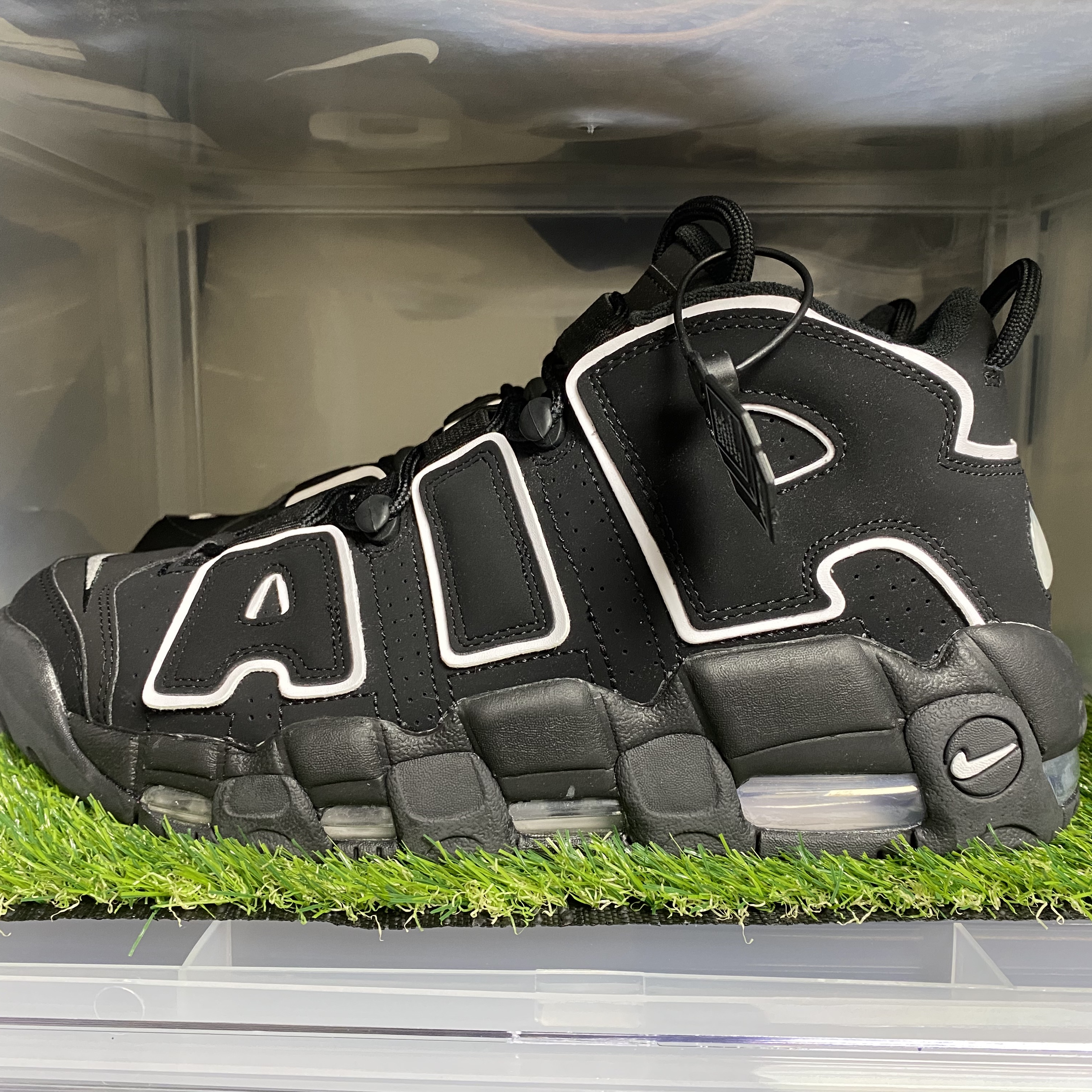 Nike Air More Uptempo Black White 2020 착용 스타일