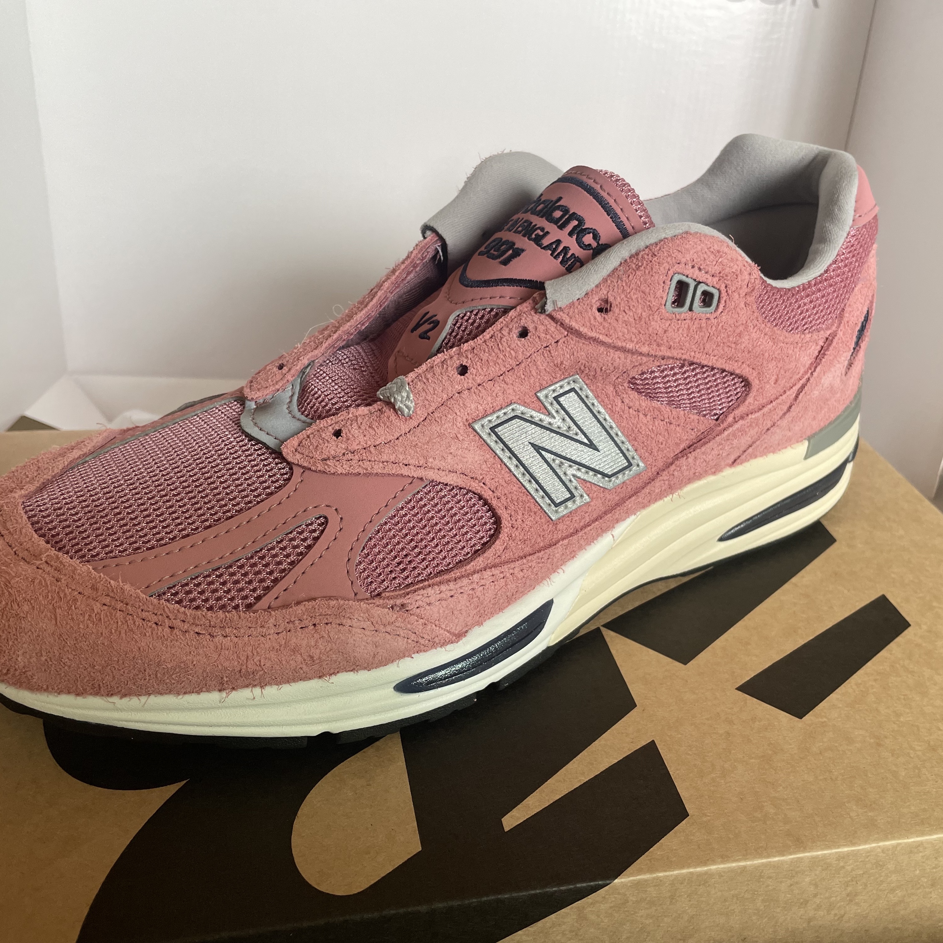 New Balance 991v2 Made in UK Brandied Apricot 착용 스타일