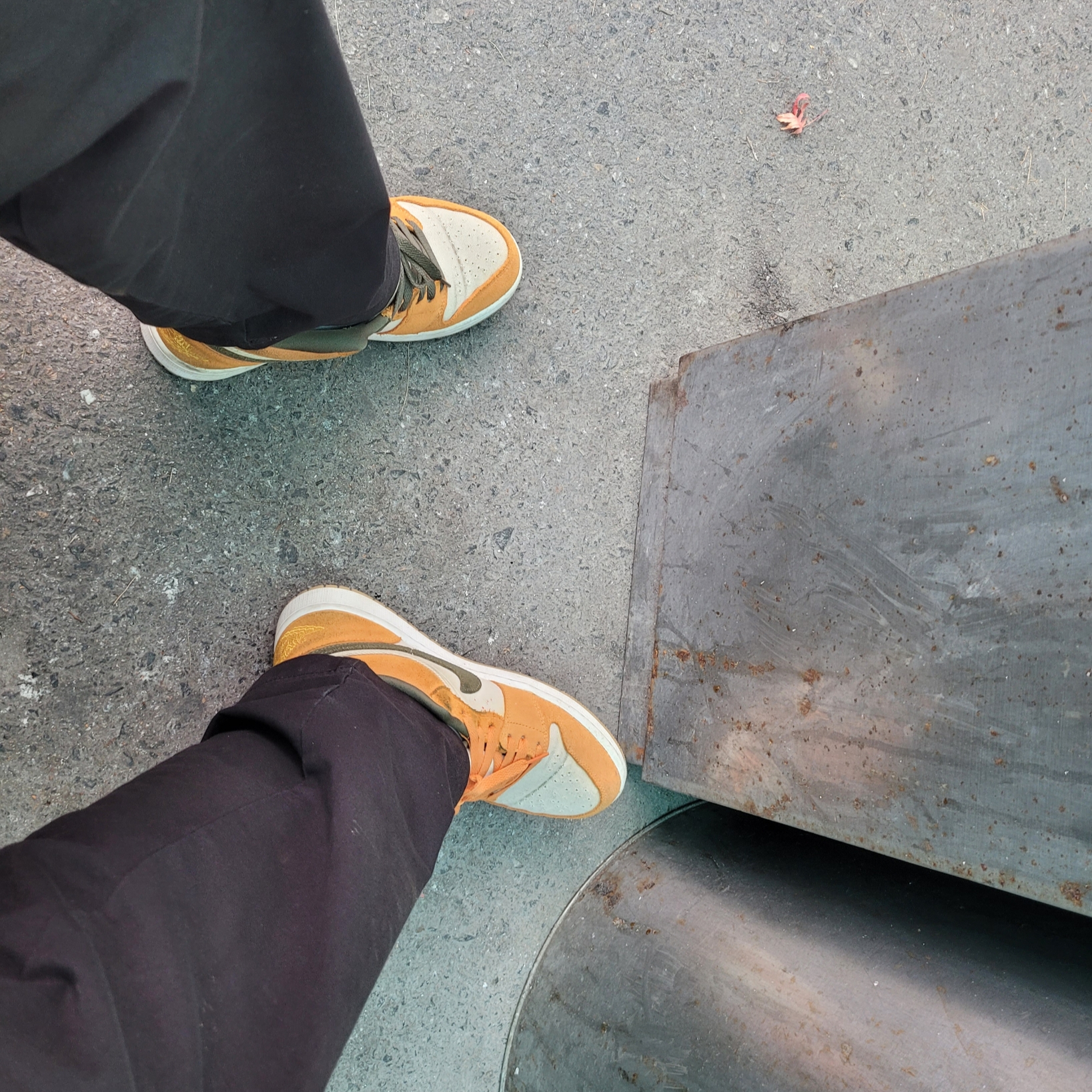 Jordan 1 Low SE Light Curry 착용 스타일