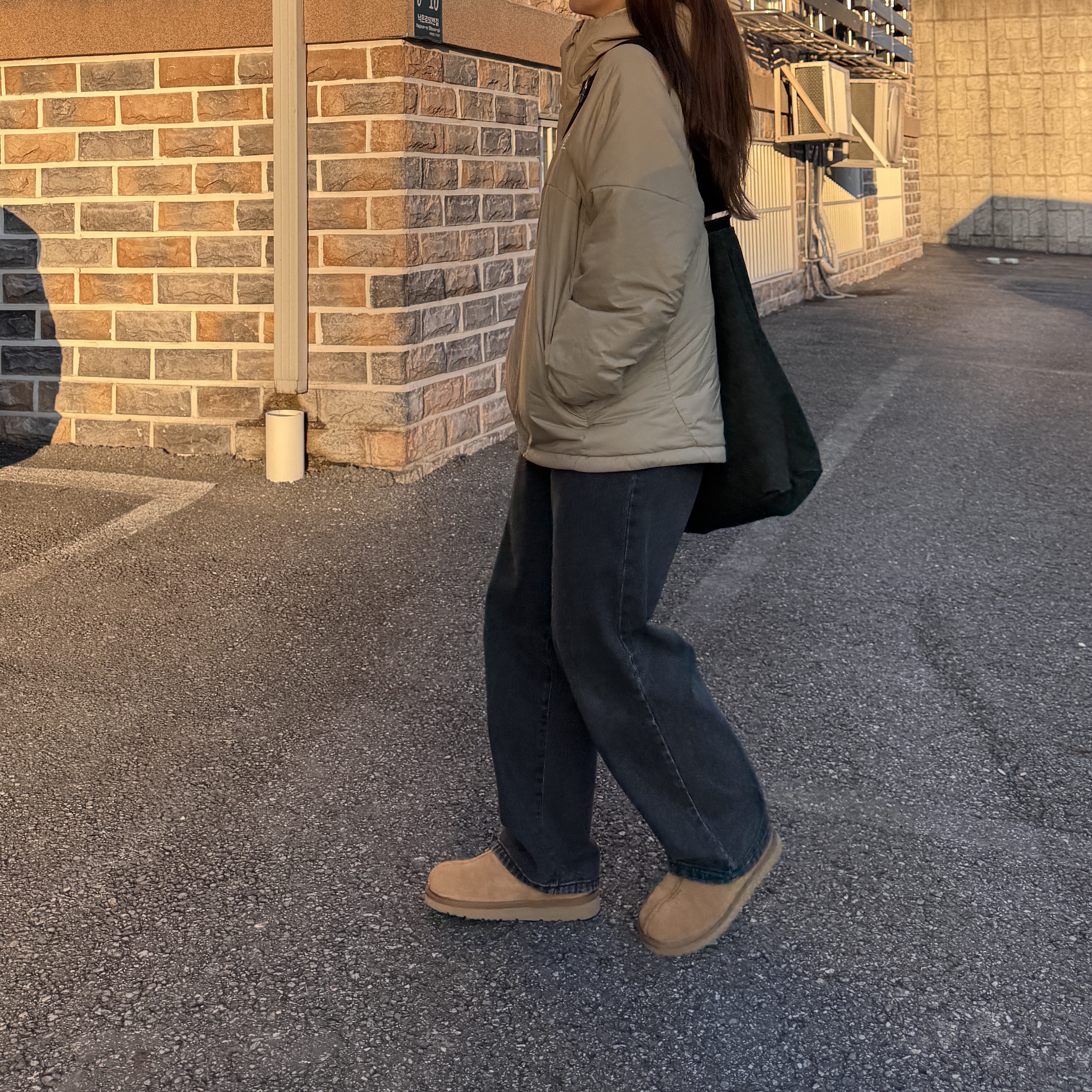 Nike ACG Therma-Fit ADV Rope De Dope Jacket Light Iron Ore - Asia, UGG Tasman Slipper Chestnut 착용 스타일