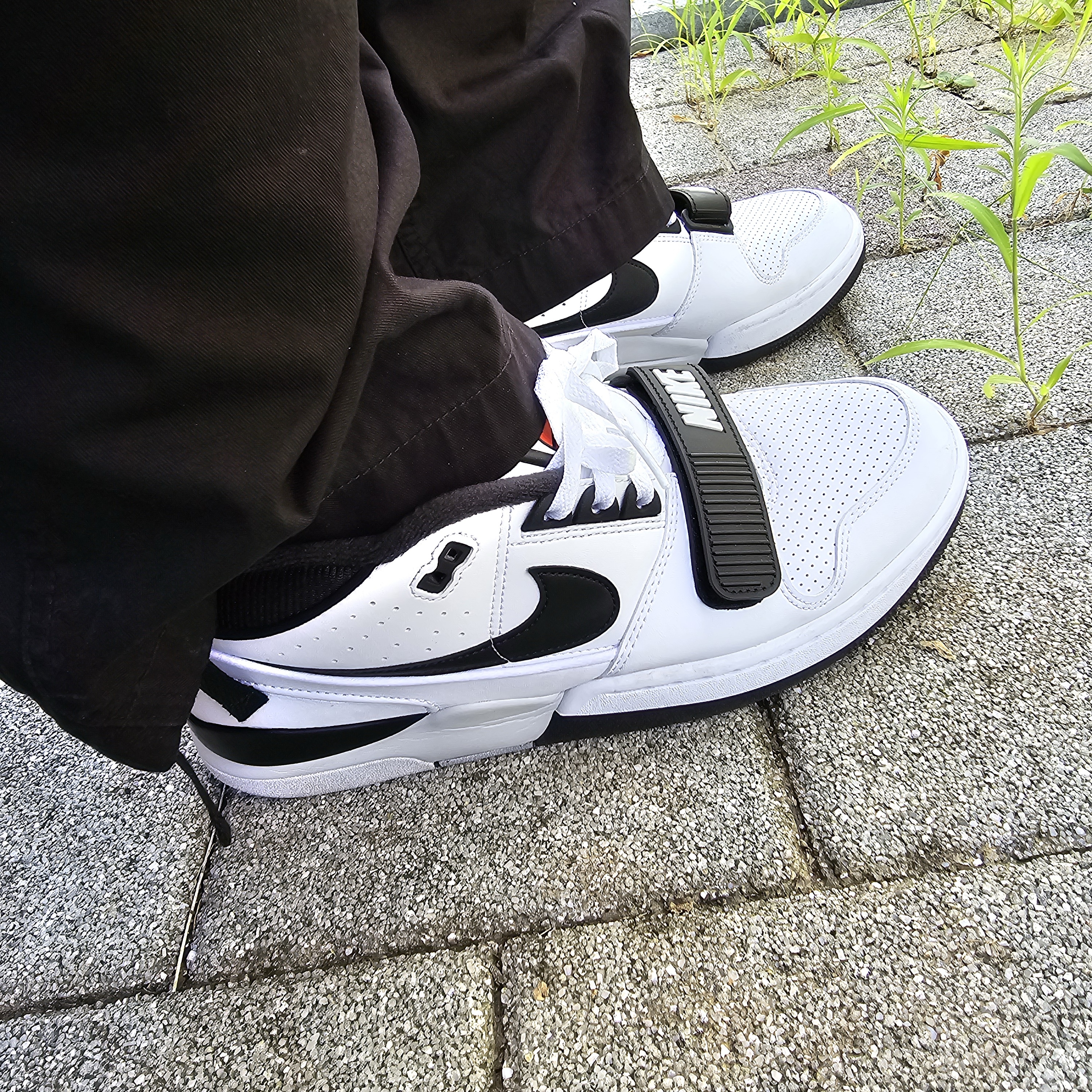 Nike x Billie Eilish Air Alpha Force 88 Black and White 착용 스타일 - 2