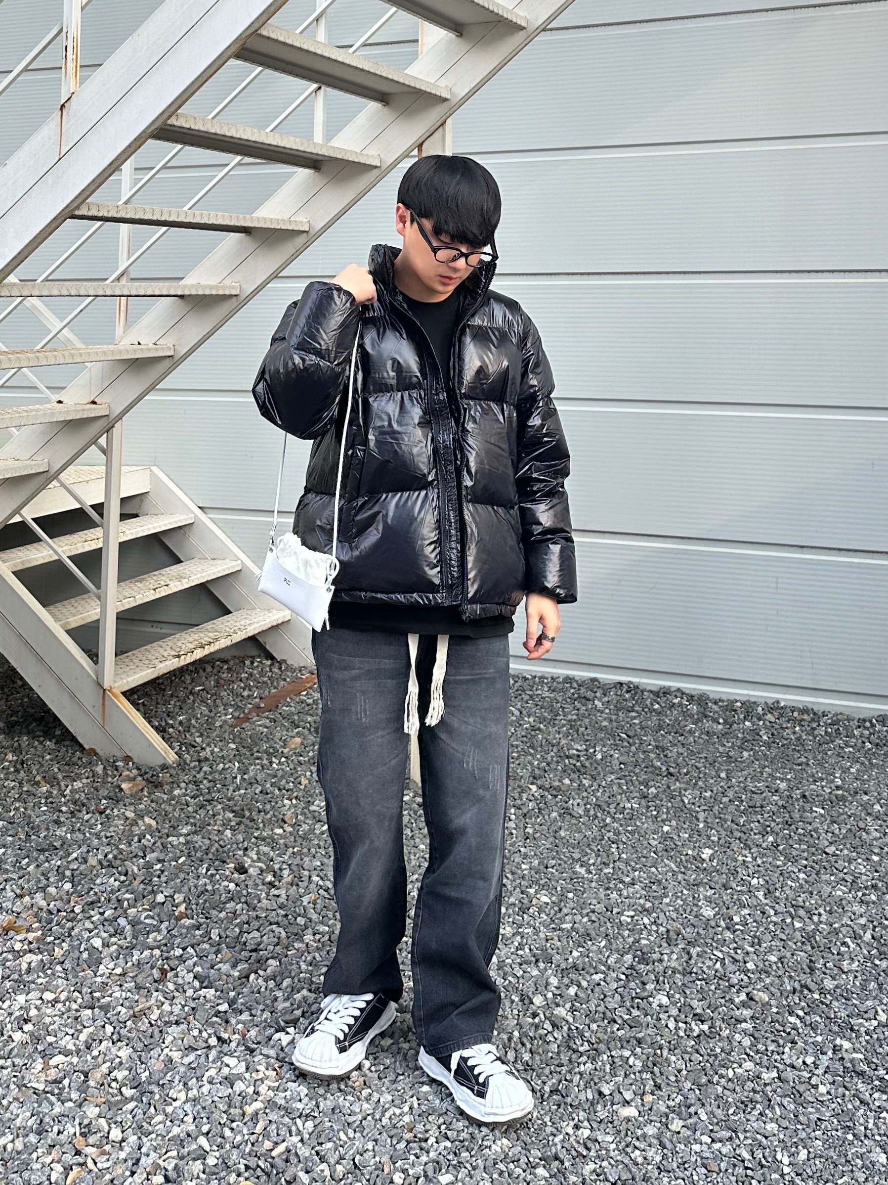 Maison Mihara Yasuhiro Peterson OG Sole Canvas Low Sneakers Black 착용 스타일