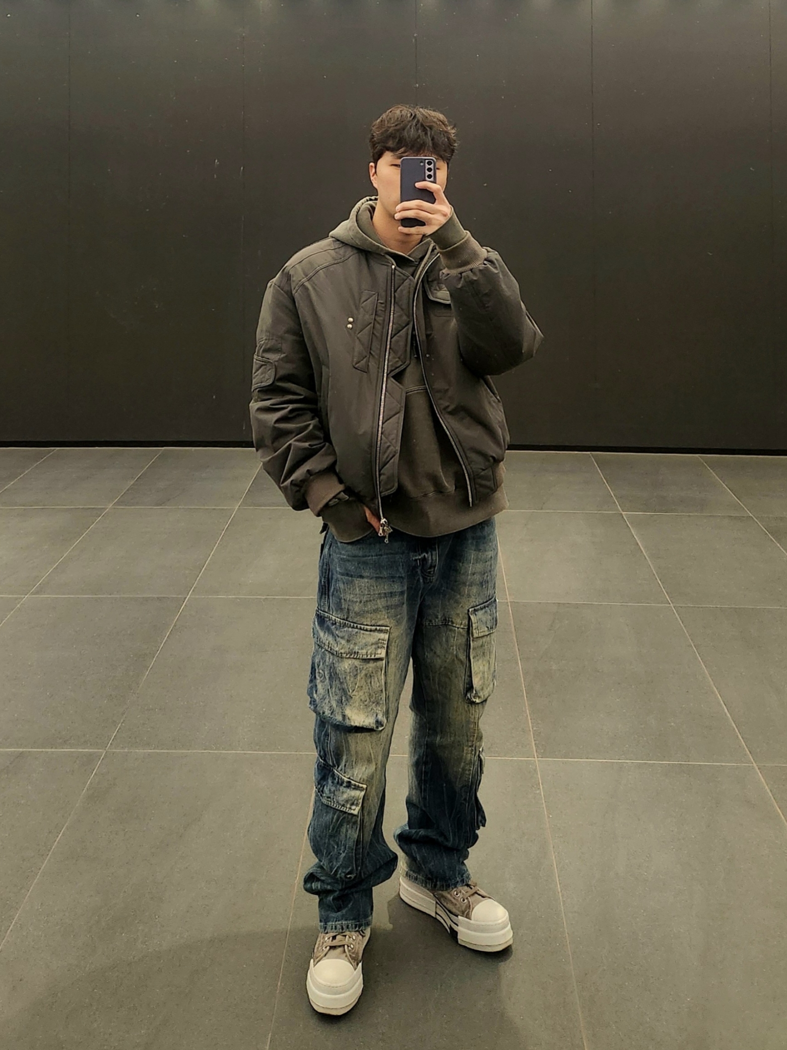 Converse x Drkshdw DBL Drkstar Overdye Chuck 70 Hi Concrete, Undermycar Ababell Multi Flap Oversized Bomber Balsam Green - 22SS 착용 스타일 - 1