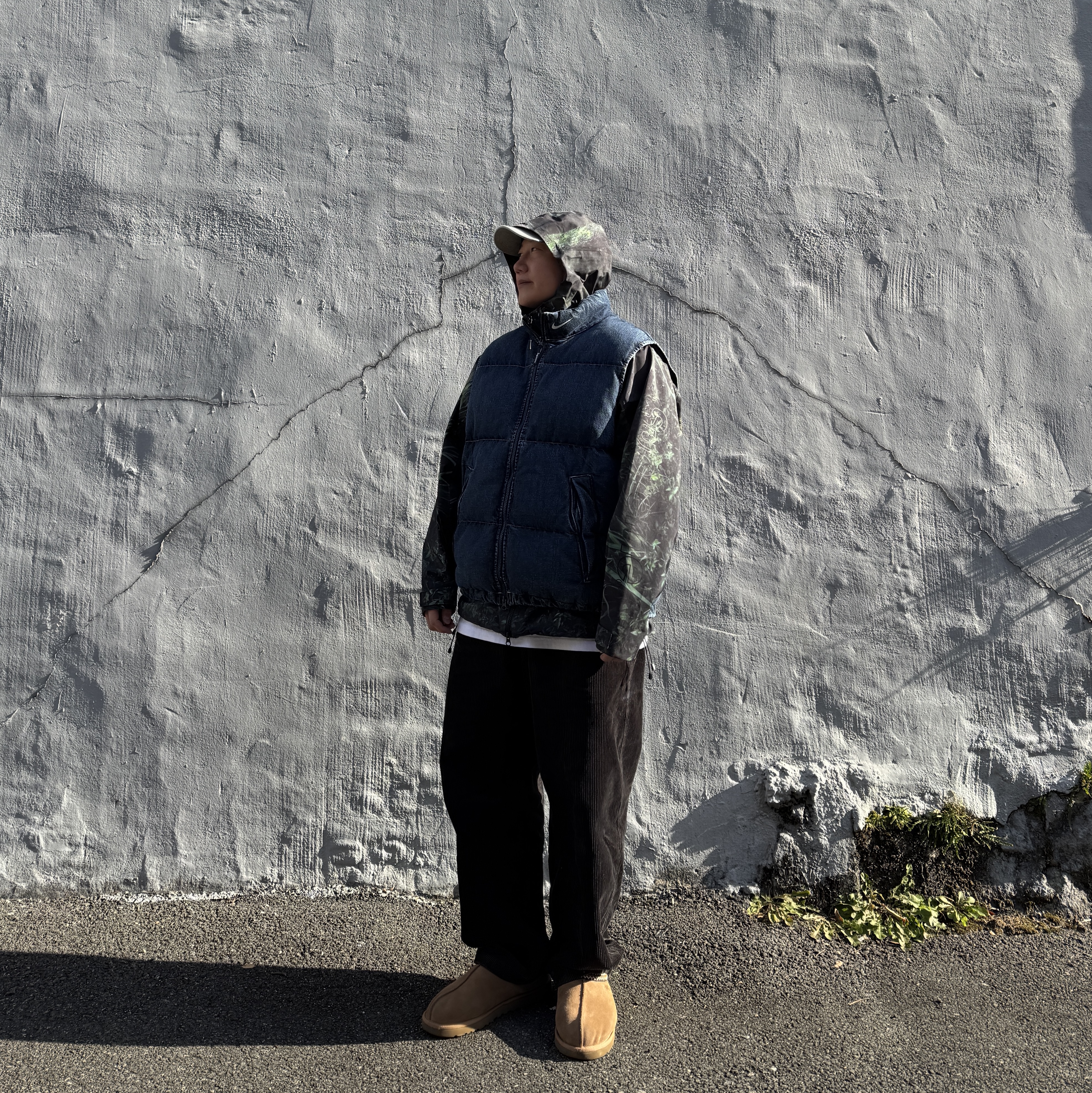 Supreme x Nike Denim Puffer Vest Indigo - 24SS 착용 스타일 - 4