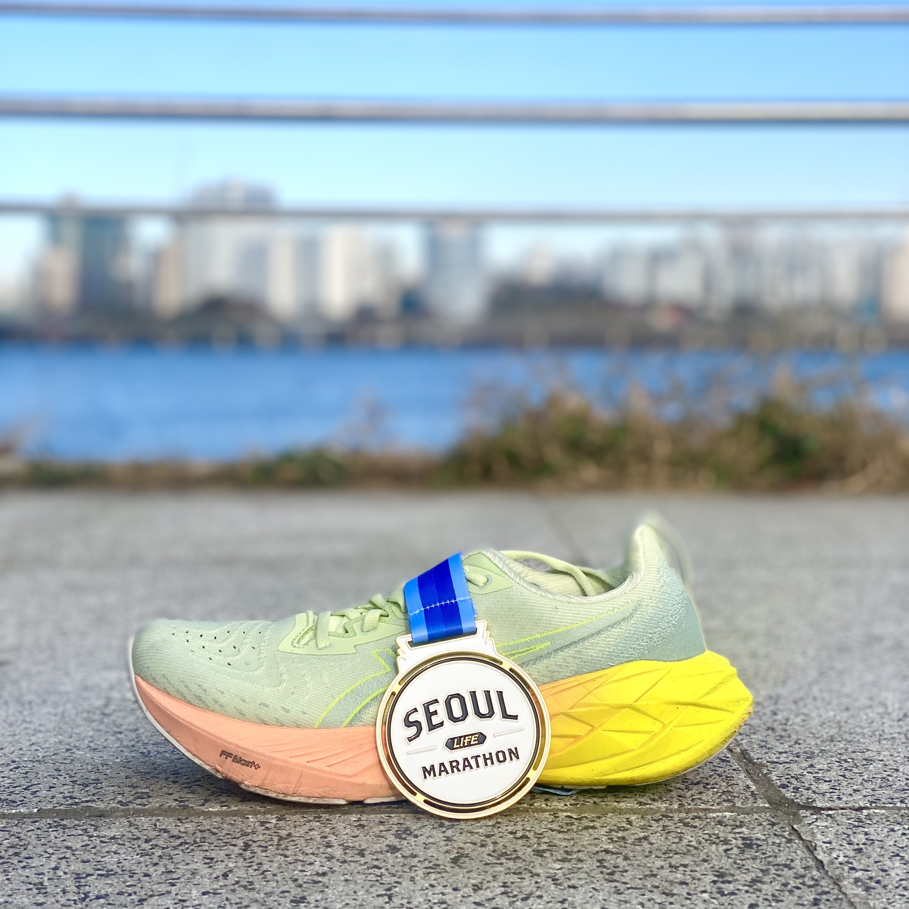 Asics Novablast 4 Cool Matcha Safety Yellow 착용 스타일