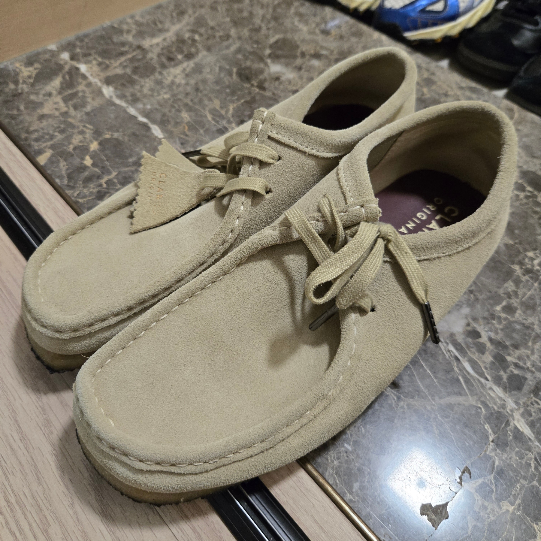 Clarks Wallabee Maple Suede 착용 스타일