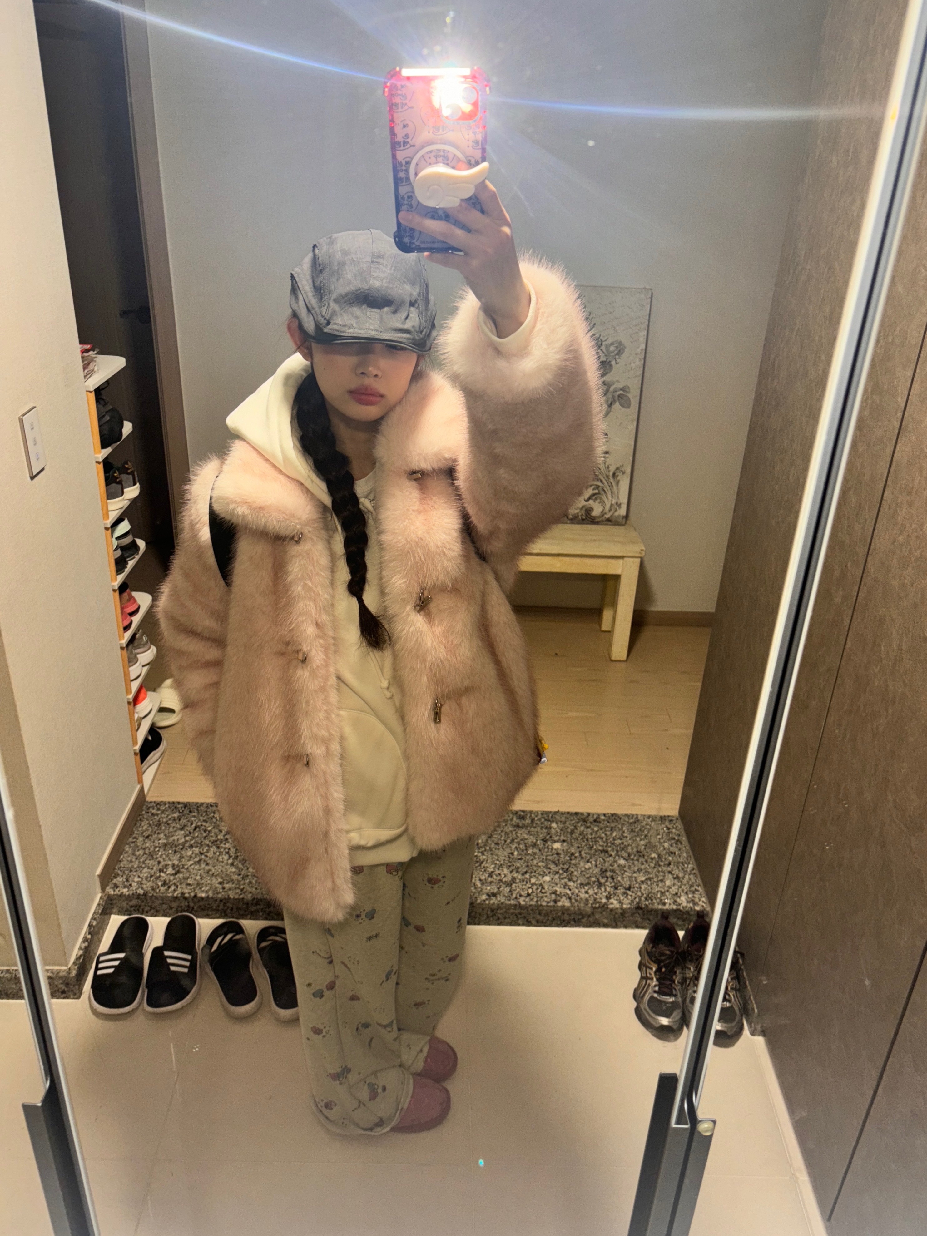 Aeae Leather Hunting Cap Charcoal 착용 스타일