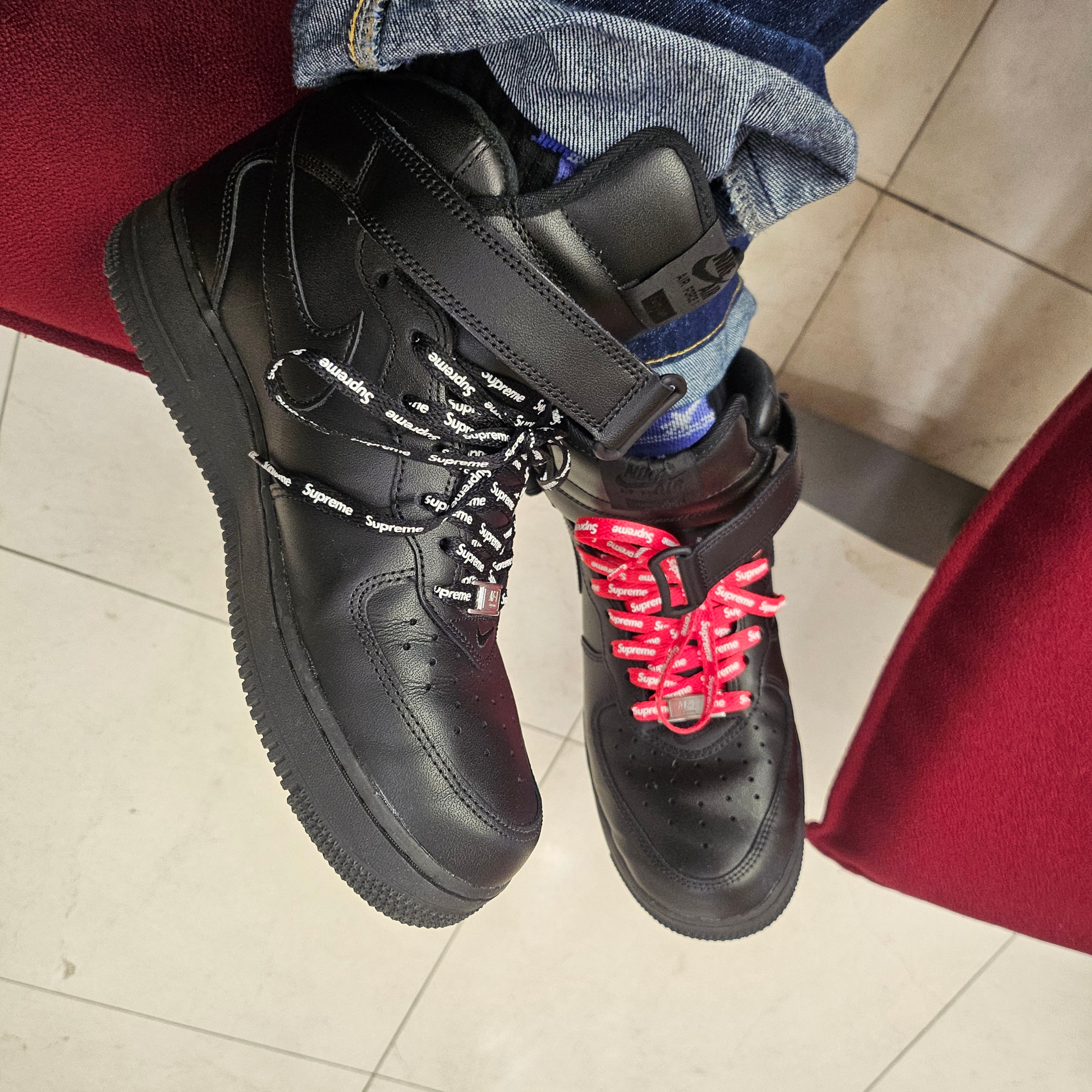 Nike x Supreme Air Force 1 Mid Black 착용 스타일 - 2