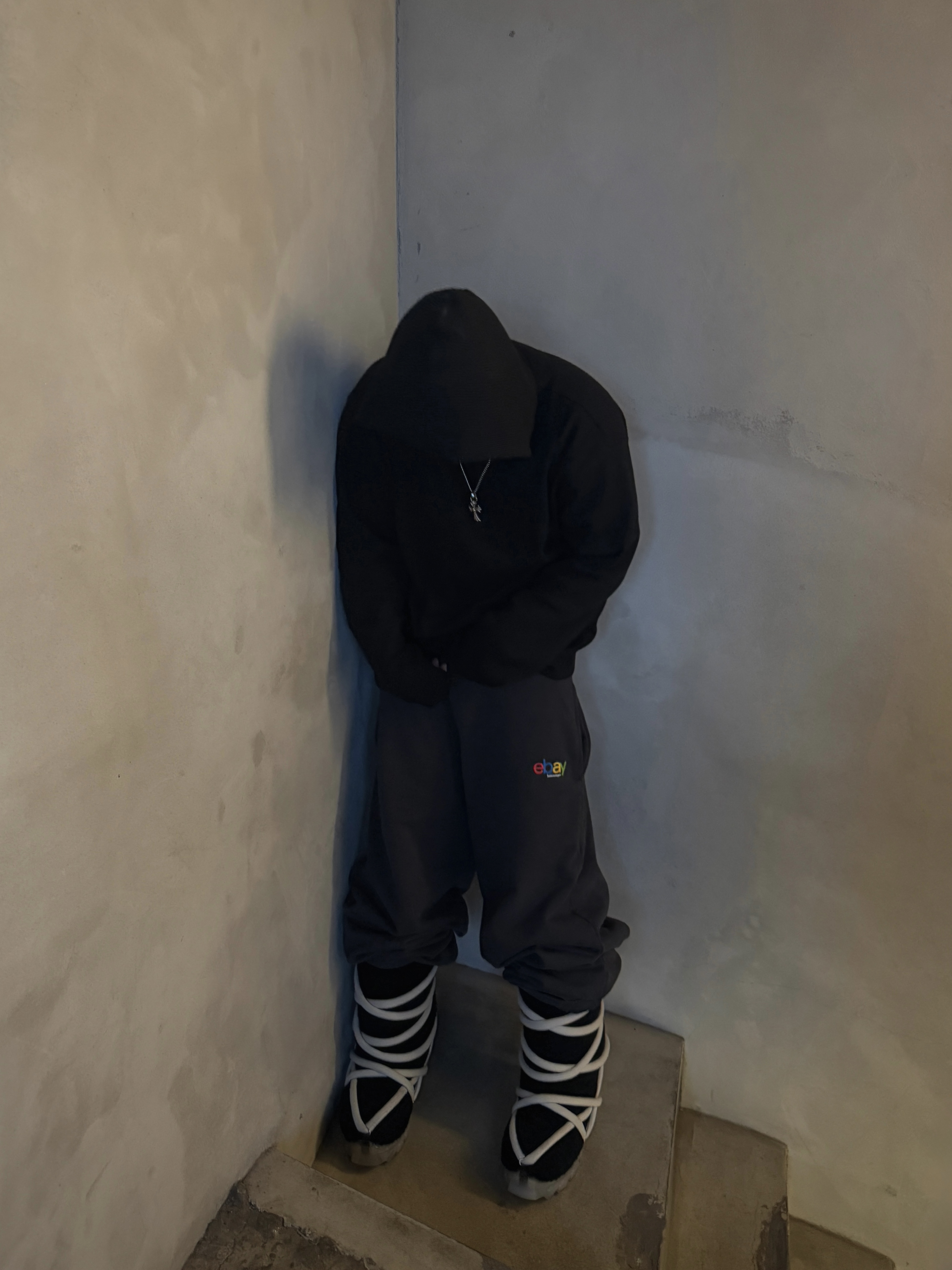 Balenciaga Ebay Baggy Sweatpants Black, Rick Owens Lamb Shearling Real Fur Luxor Lunar Tractor Boots Black Clear 착용 스타일